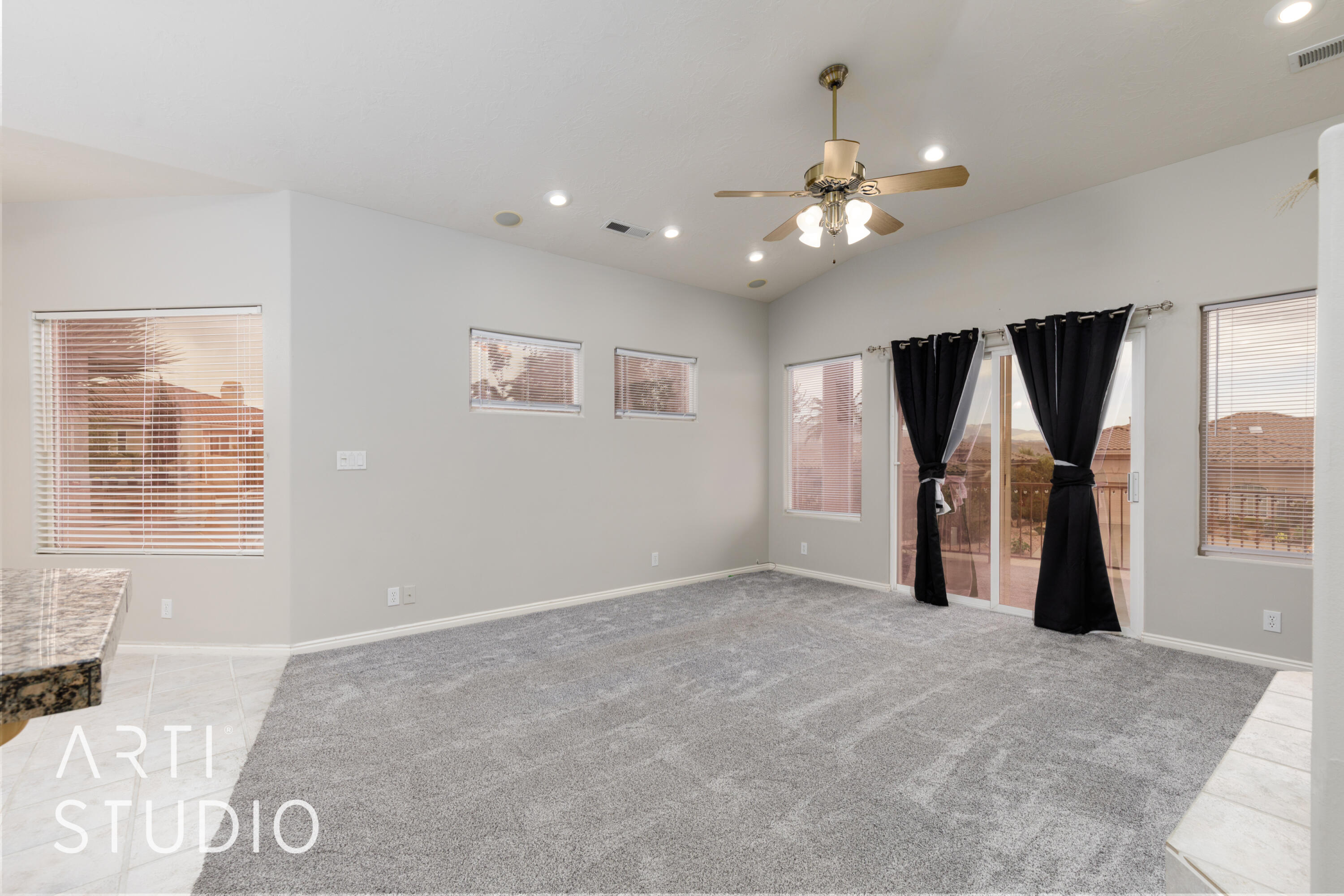 TAMARACK RIDGE ESTATES - Residential