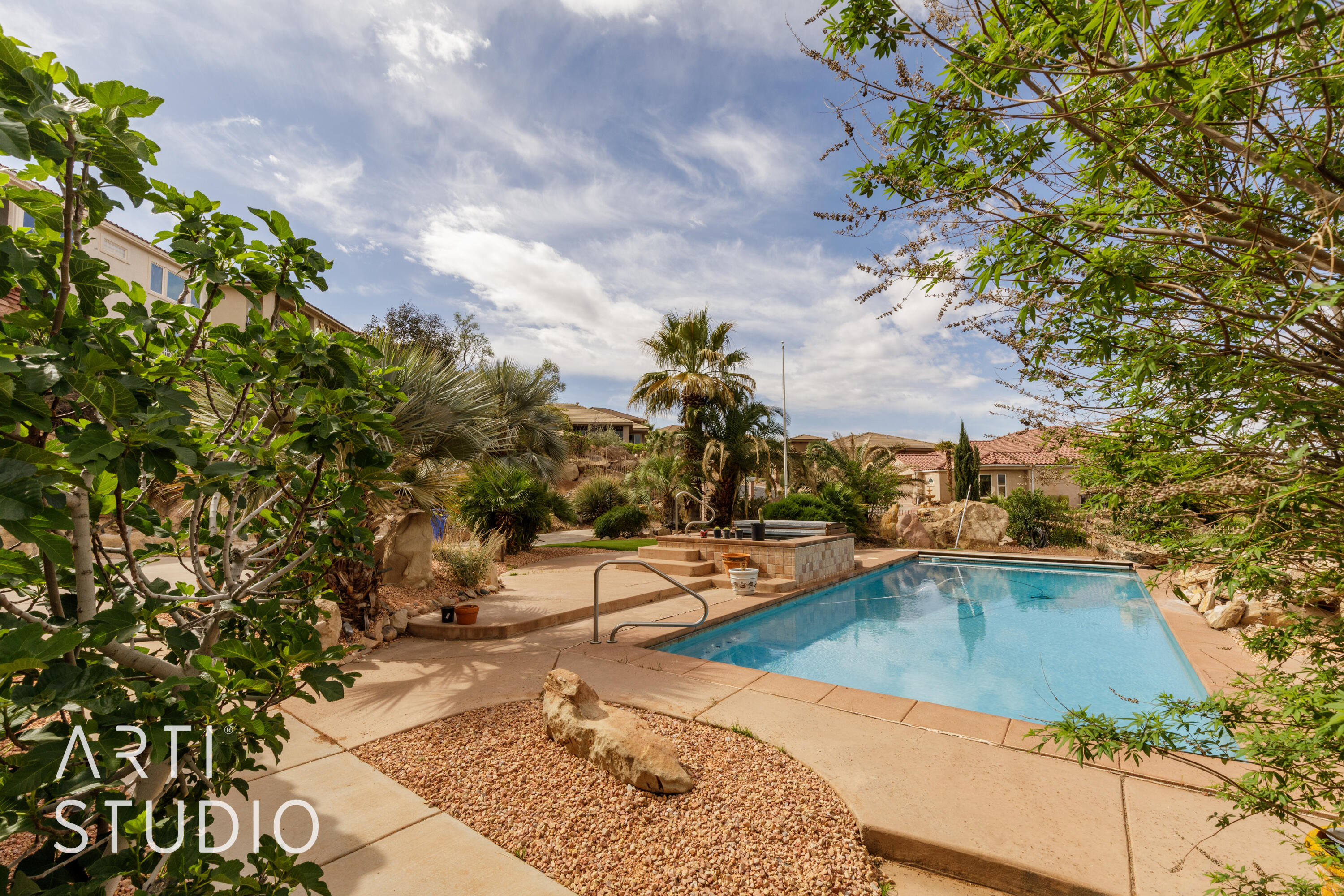 TAMARACK RIDGE ESTATES - Residential