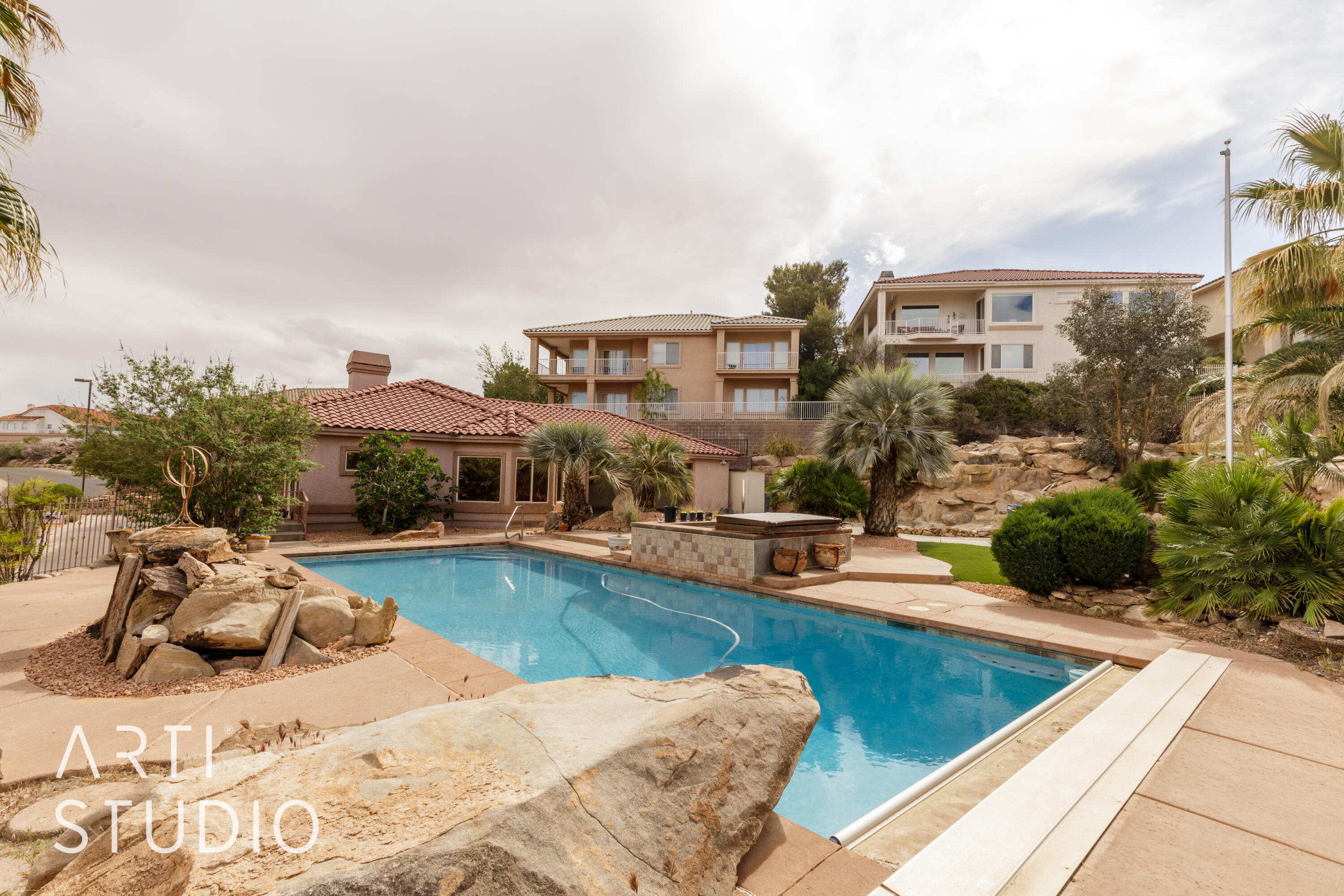 TAMARACK RIDGE ESTATES - Residential