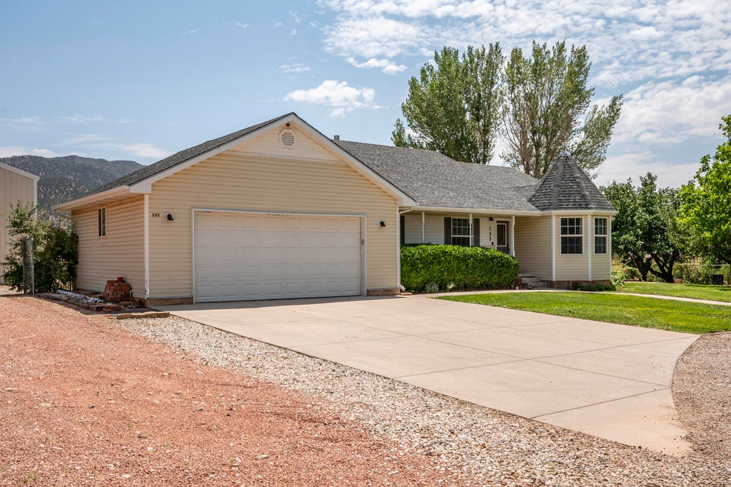 Photo of 599 S 3430 E, New Harmony, UT 84757 (MLS # 26-275068)