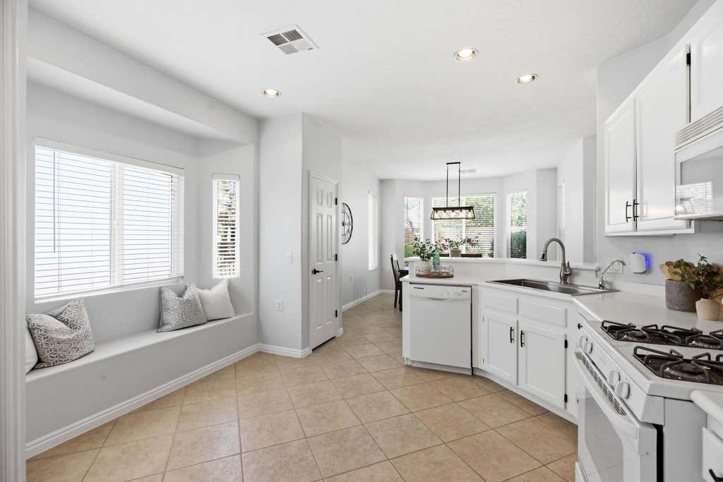 Photo of 1804 Red River DR, Saint George, UT 84790 (MLS # 26-274976)