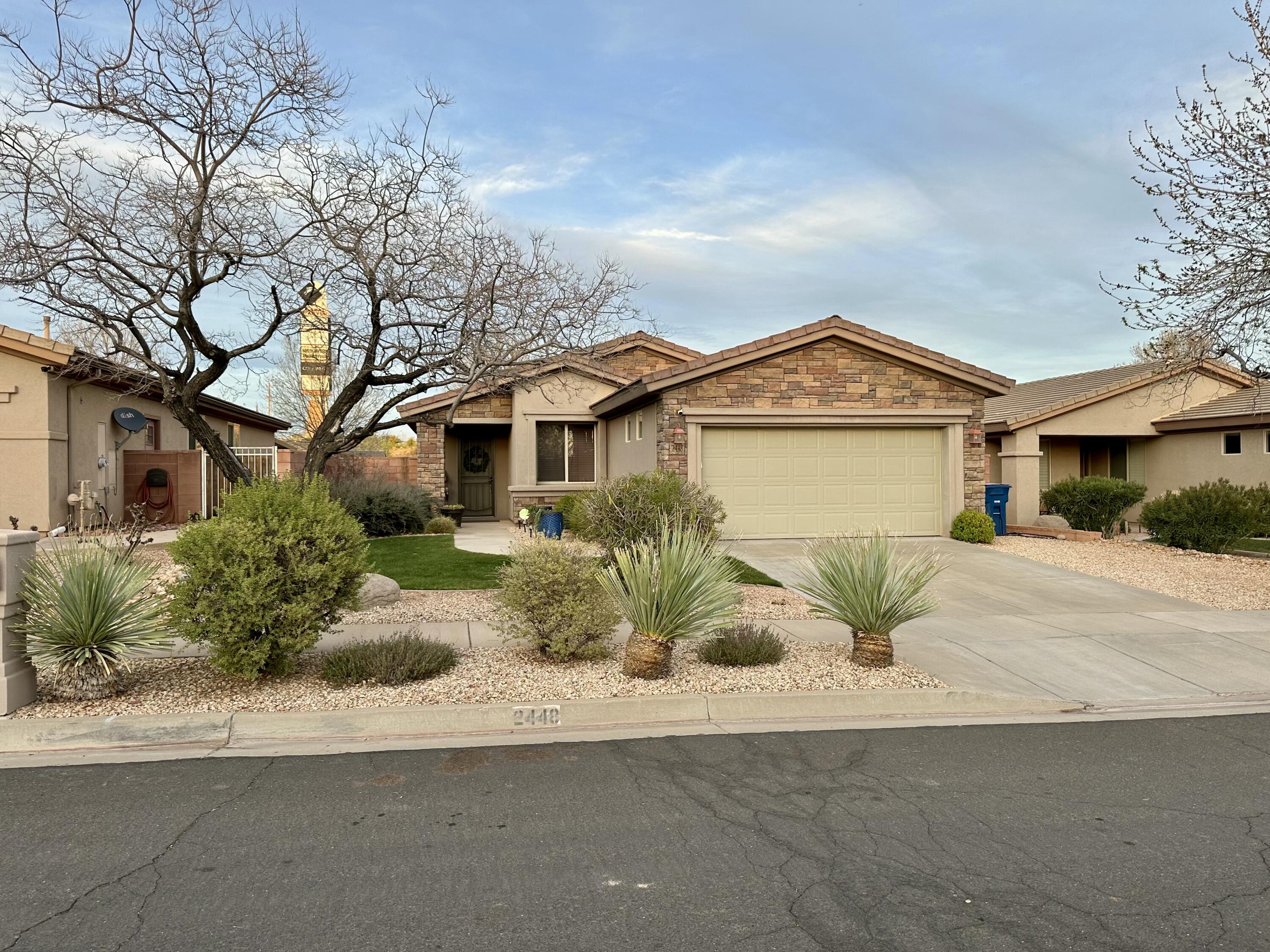 CORAL CANYON - Residential