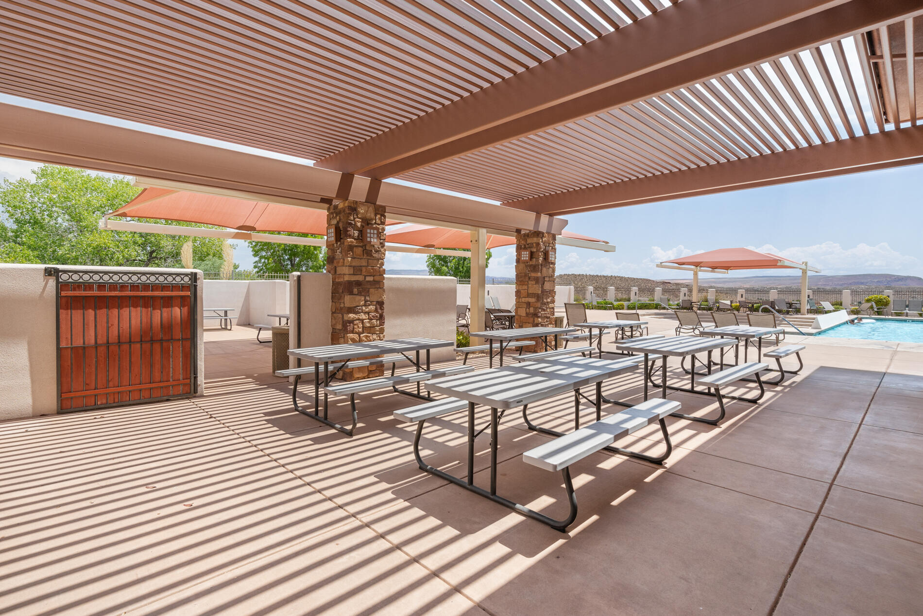 CORAL CANYON - Residential