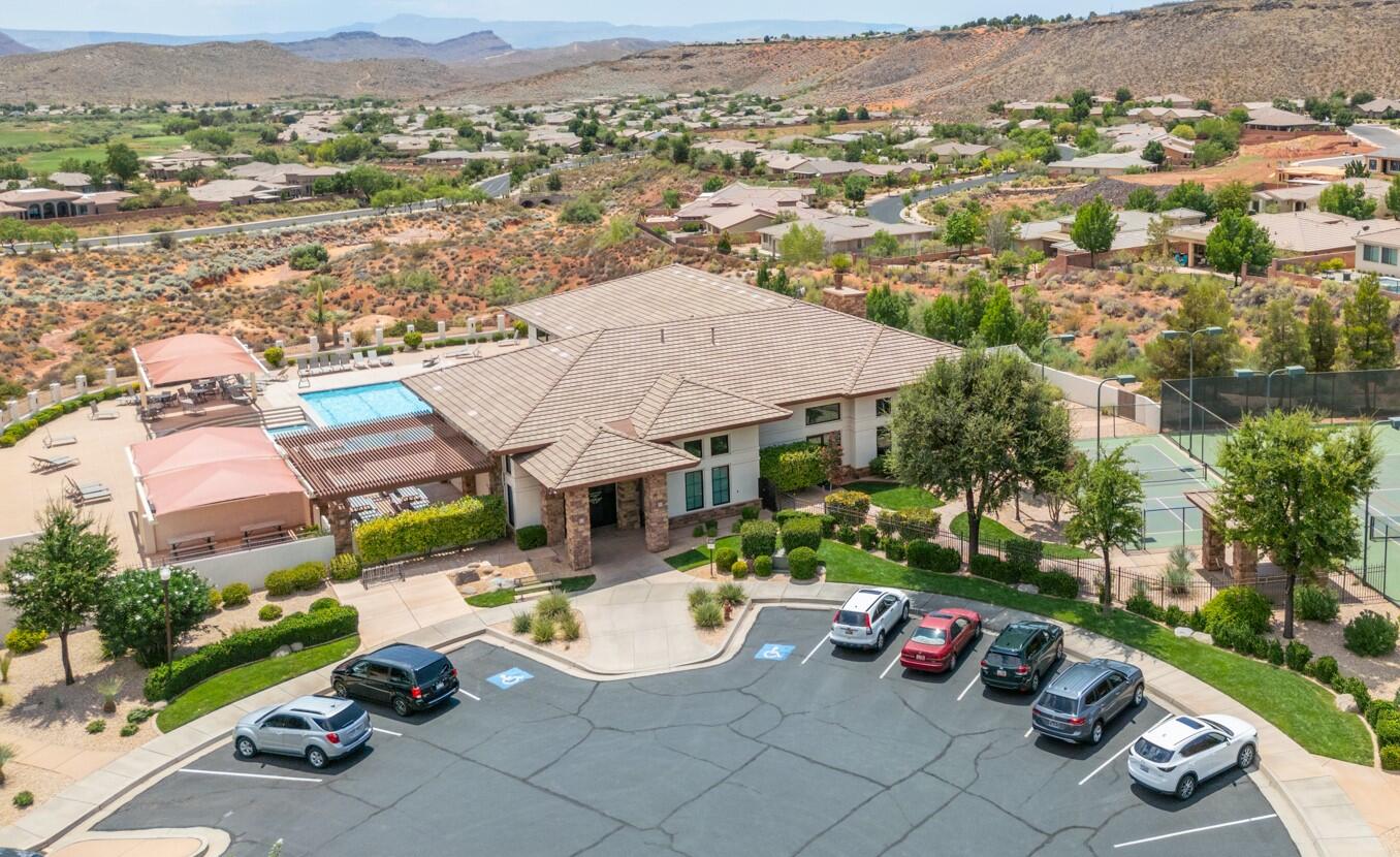 CORAL CANYON - Residential