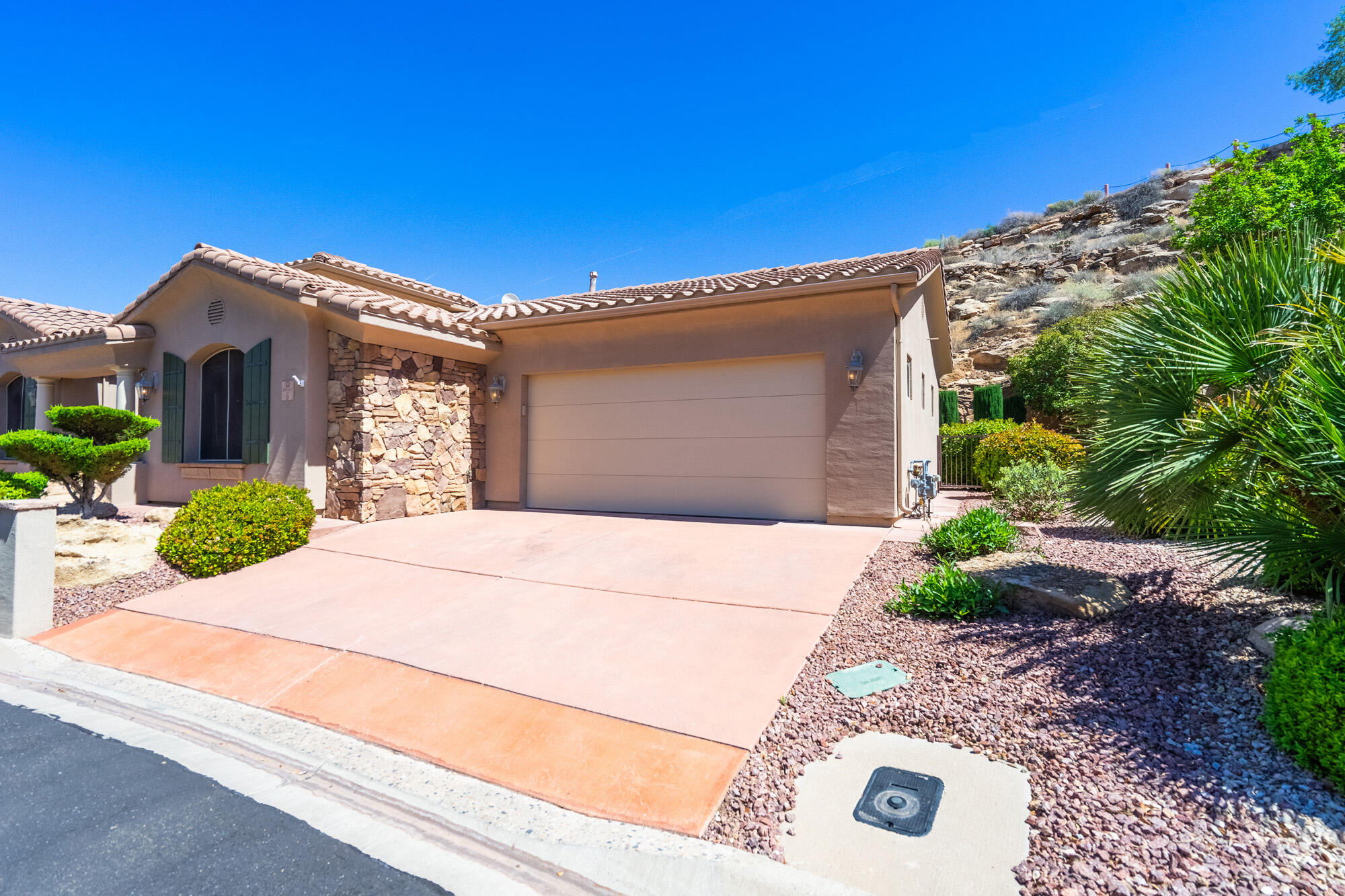 SIENNA CANYON AT WEBB HILL - Residential