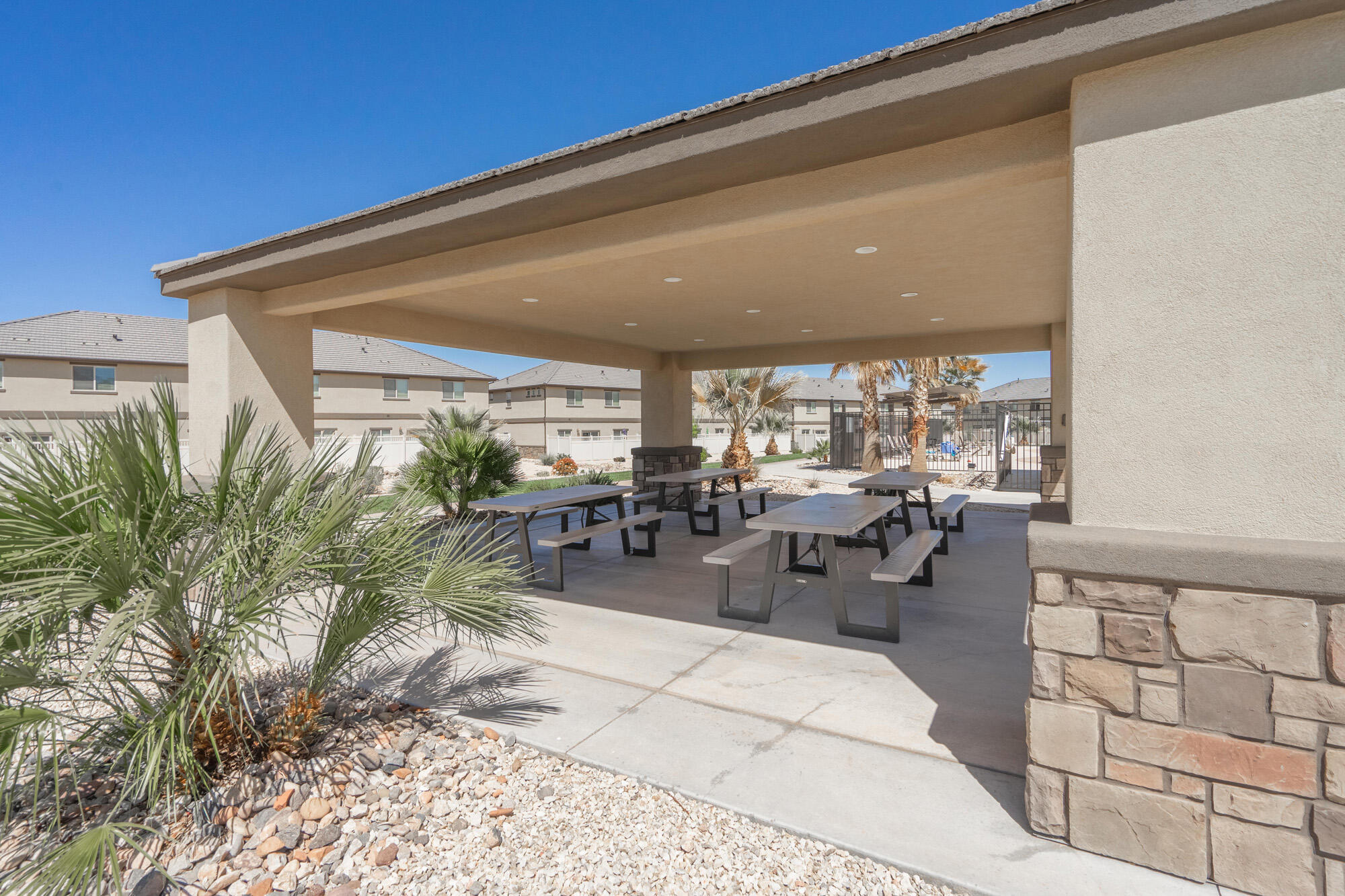 BLACKHAWK TH - Residential