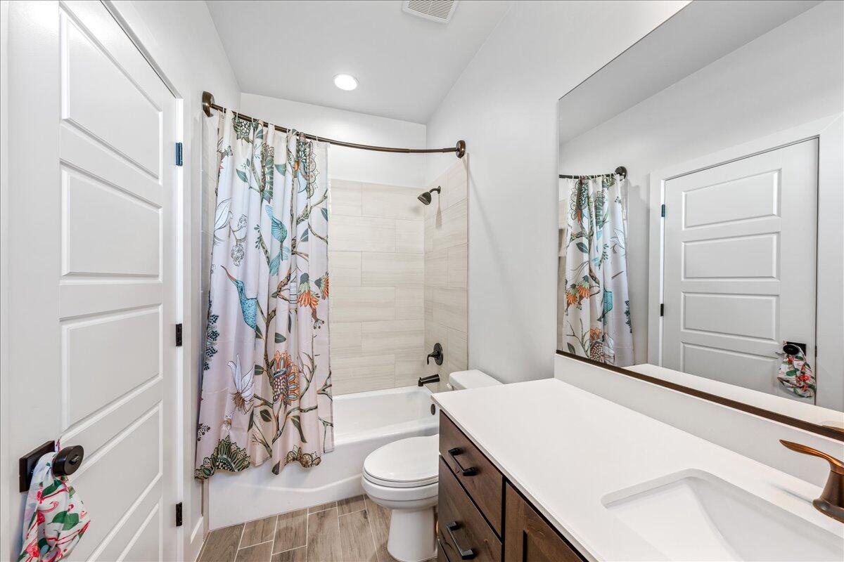 VILLAS AT GREEN SPRING - Residential