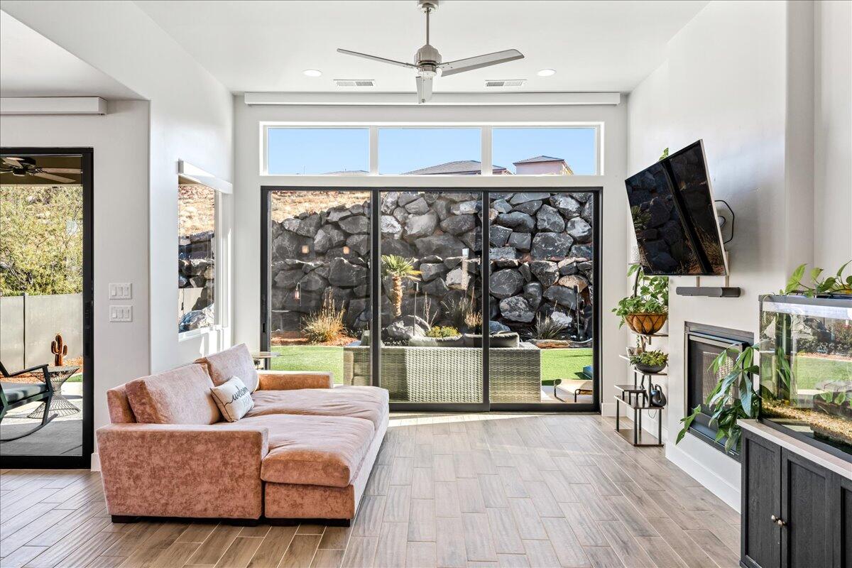 VILLAS AT GREEN SPRING - Residential