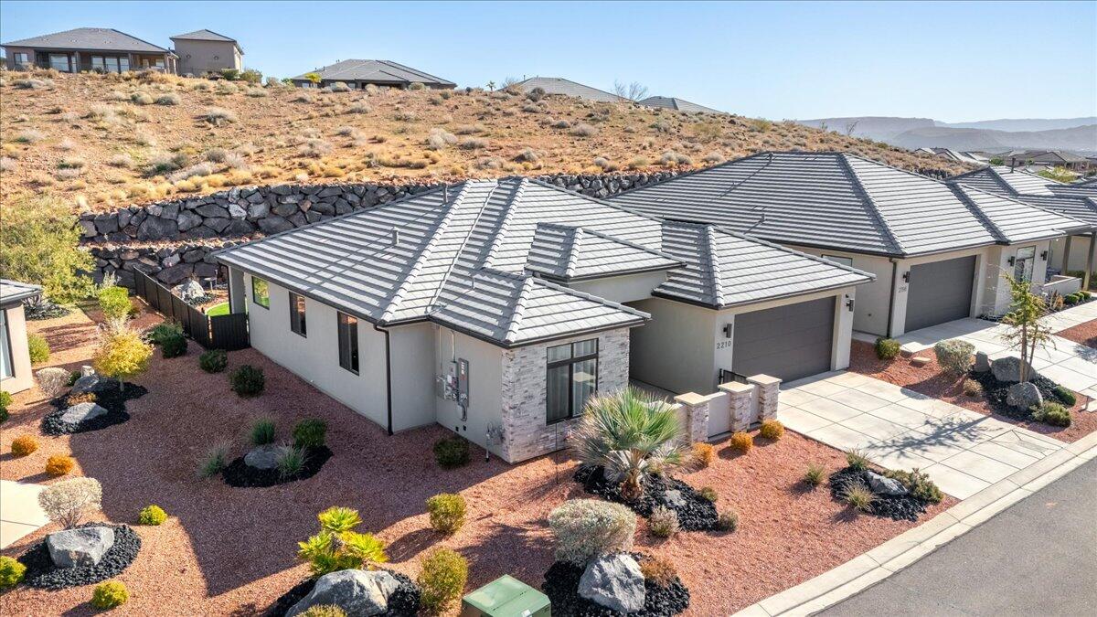 VILLAS AT GREEN SPRING - Residential