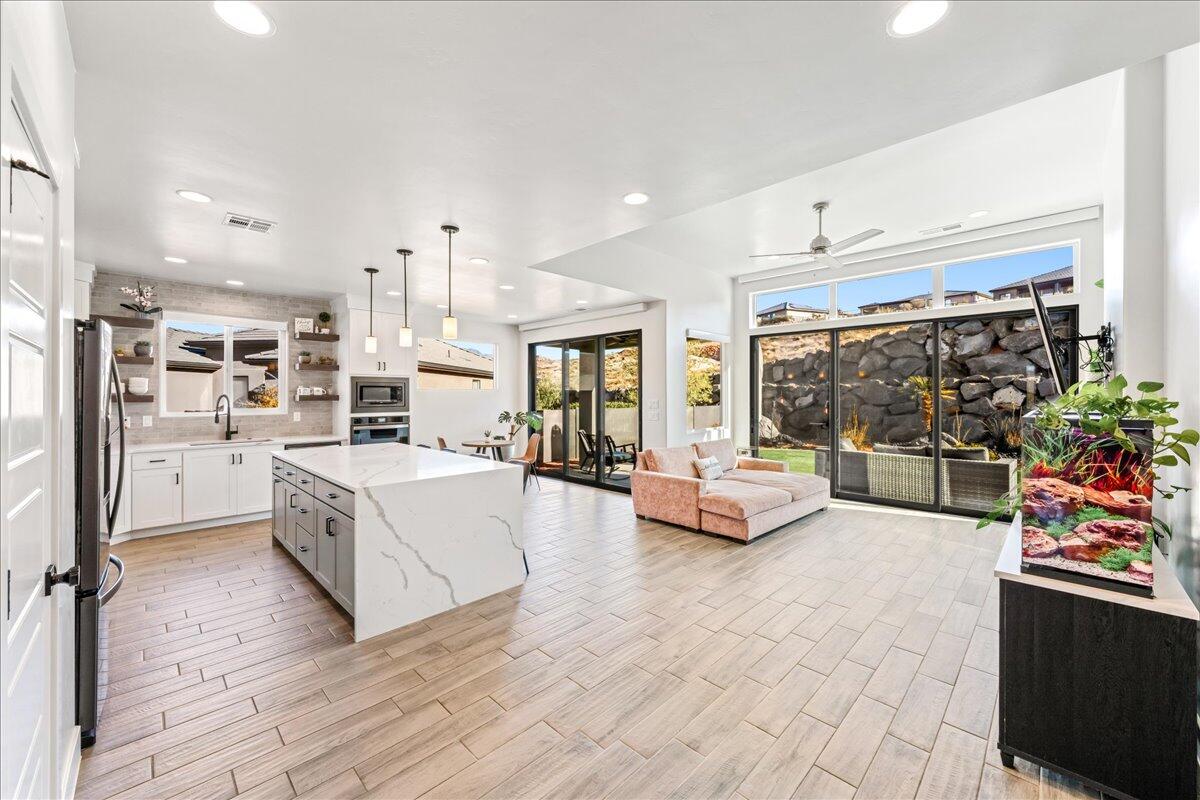 VILLAS AT GREEN SPRING - Residential