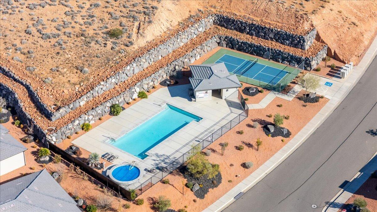 VILLAS AT GREEN SPRING - Residential