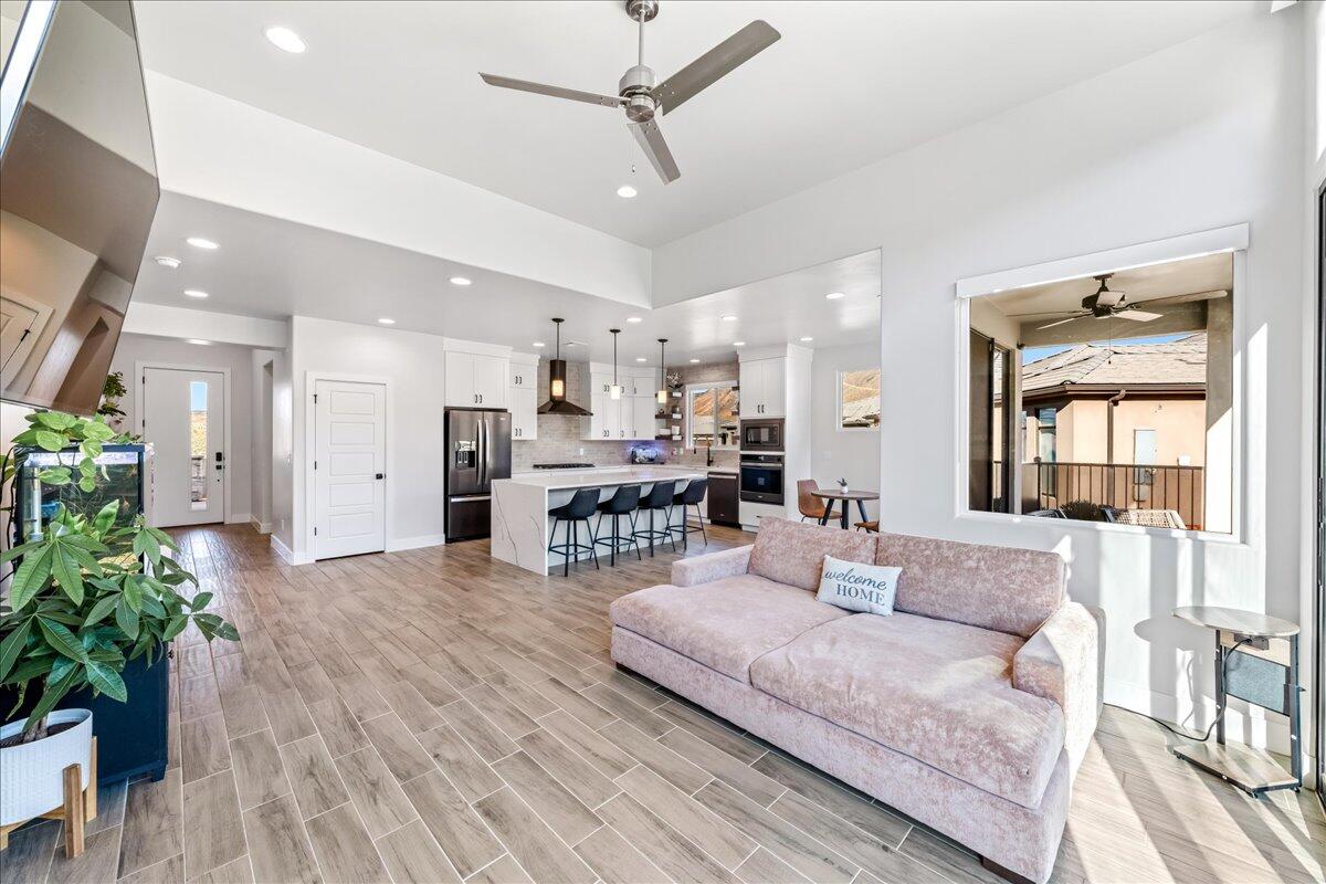 VILLAS AT GREEN SPRING - Residential