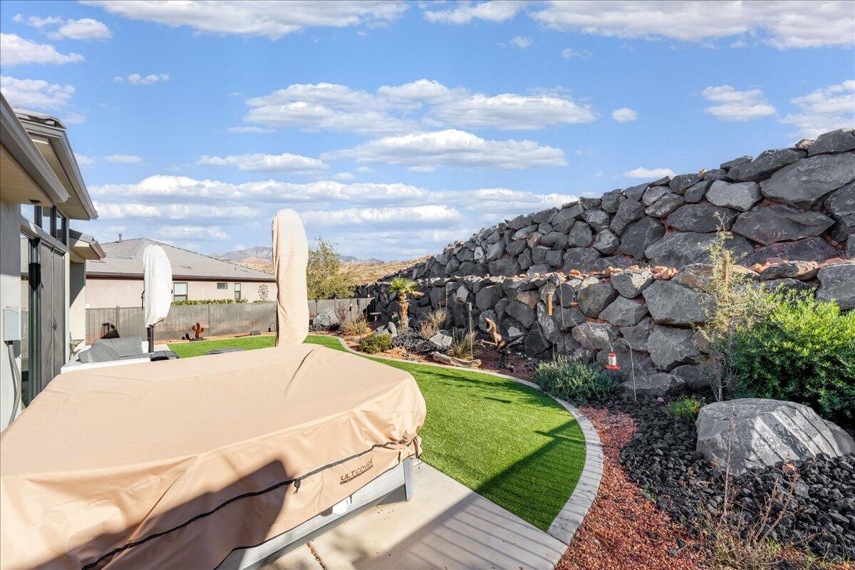 VILLAS AT GREEN SPRING - Residential