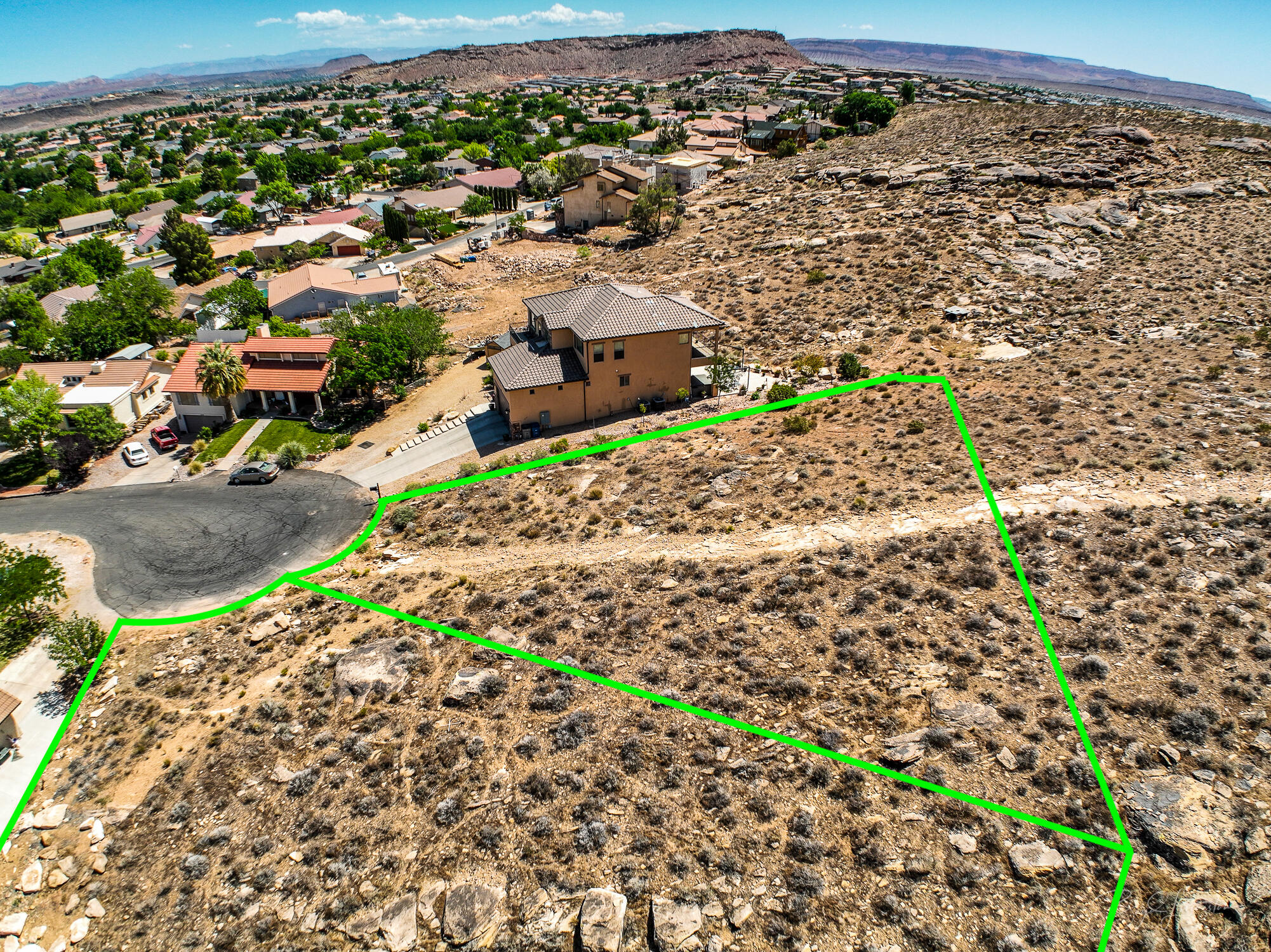 BLOOMINGTON HILLS - Land