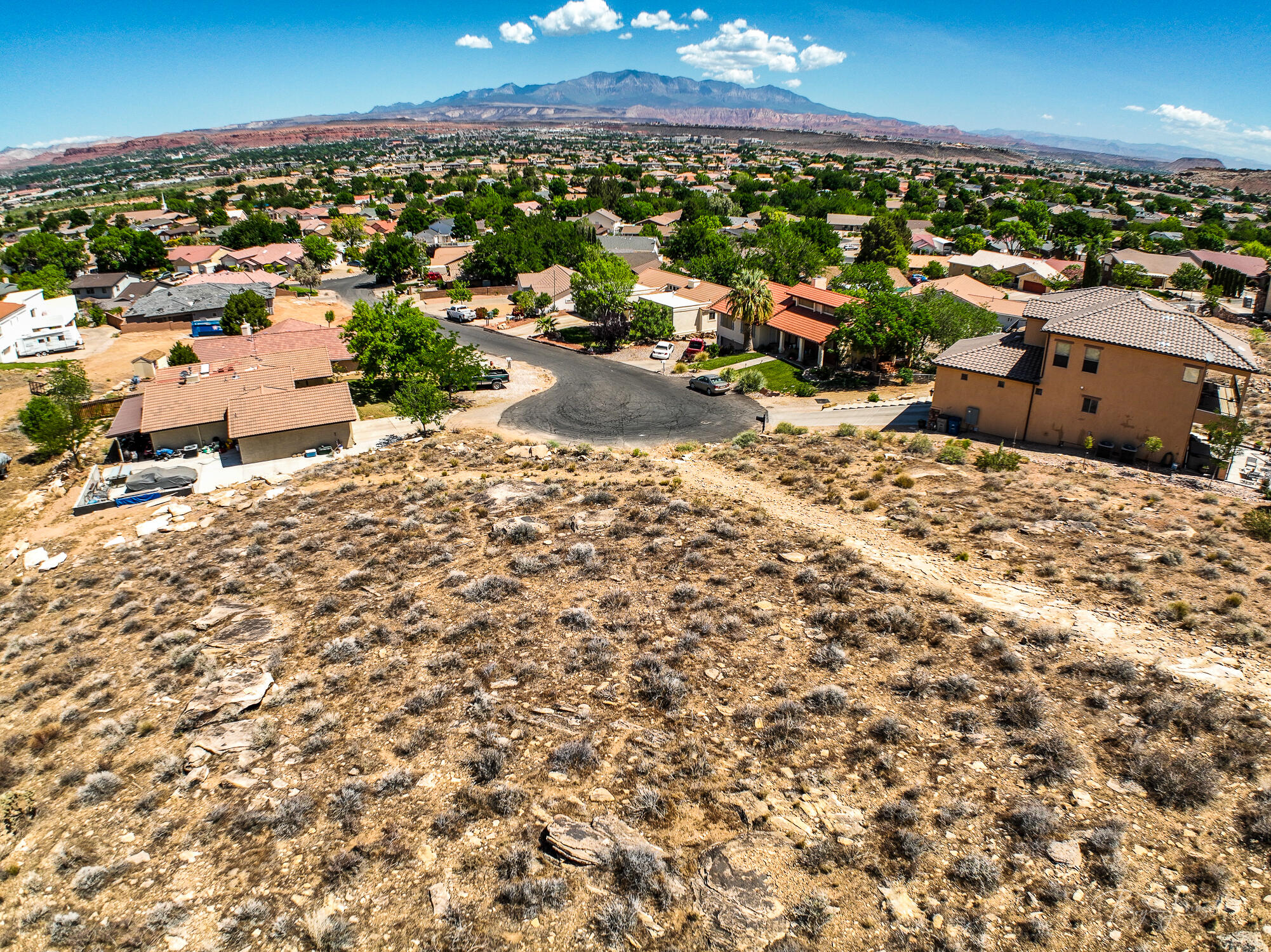 BLOOMINGTON HILLS - Land