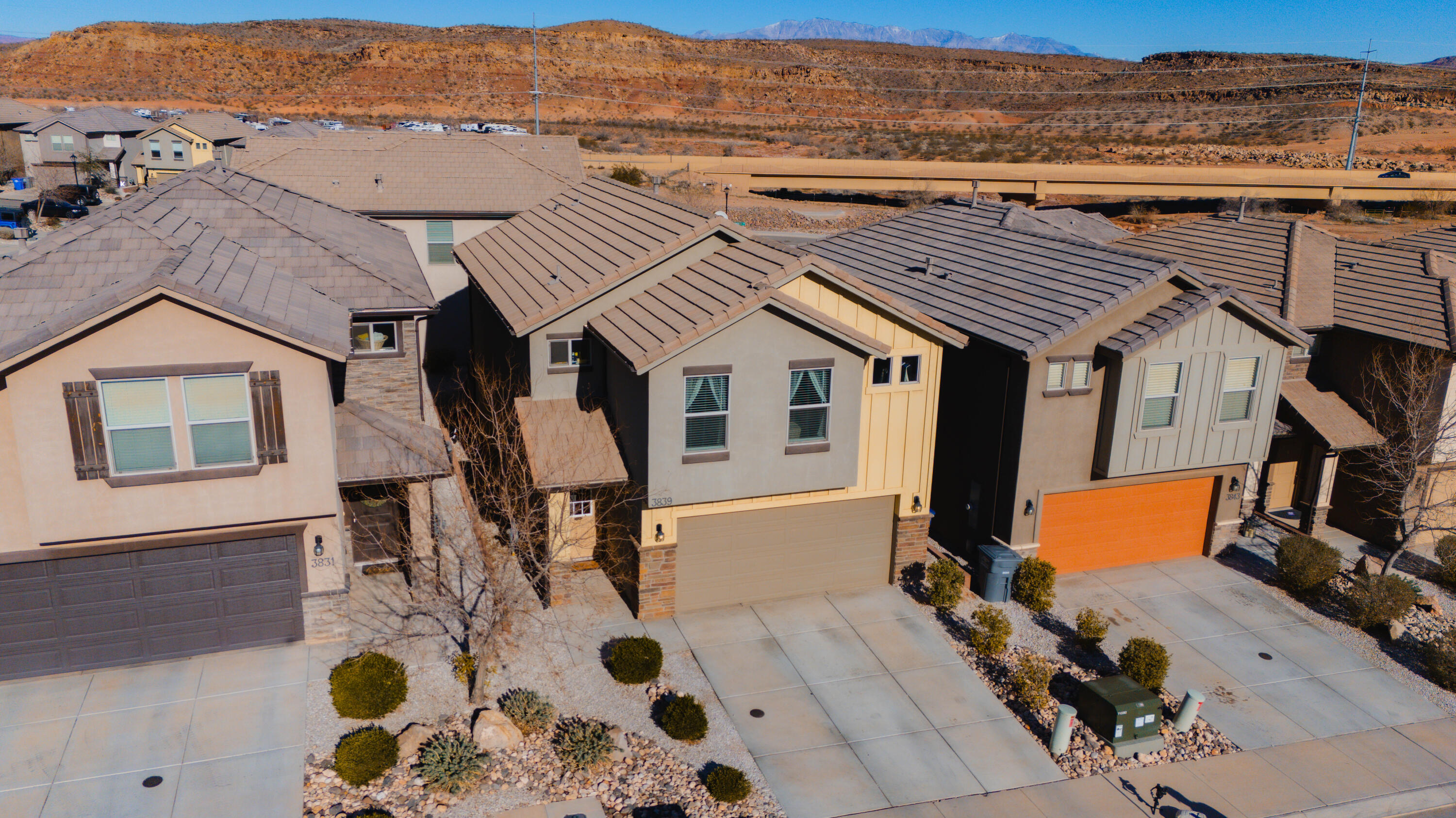 DESERT BLUFF AT DESERT CANYONS TOWNHOMES - Residential