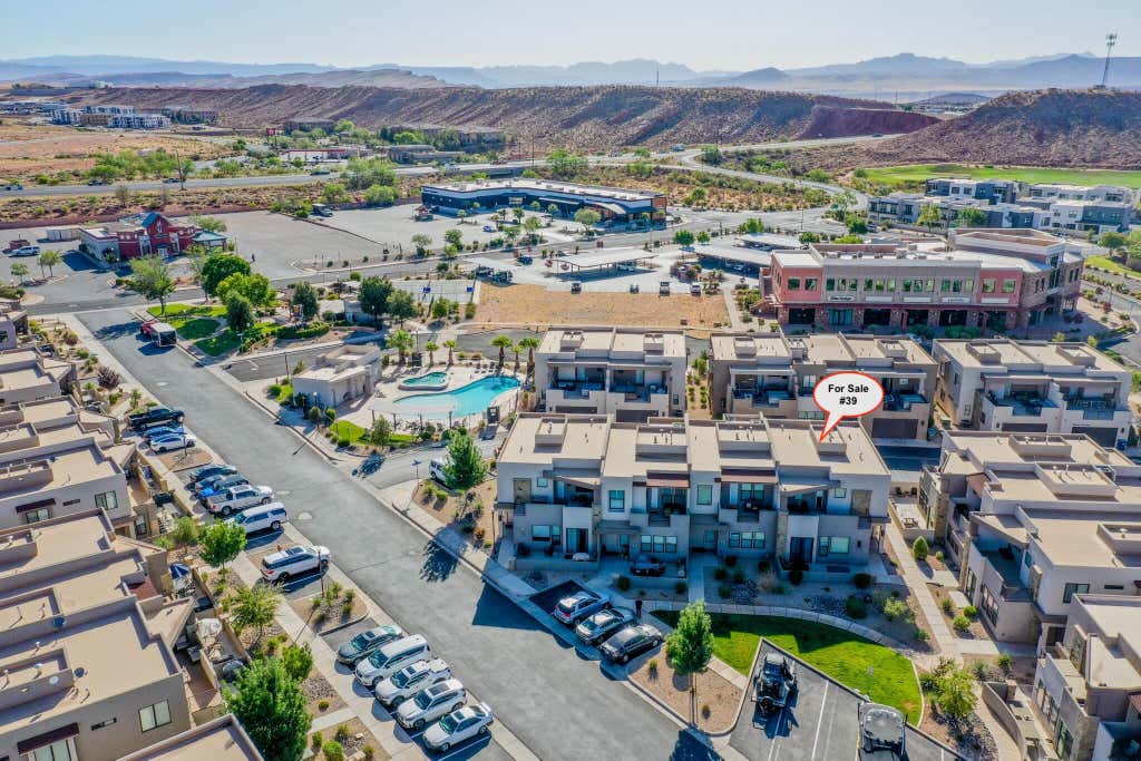 Photo of 2322 N Park Center DR 39 #39, Washington, UT 84780 (MLS # 26-274048)