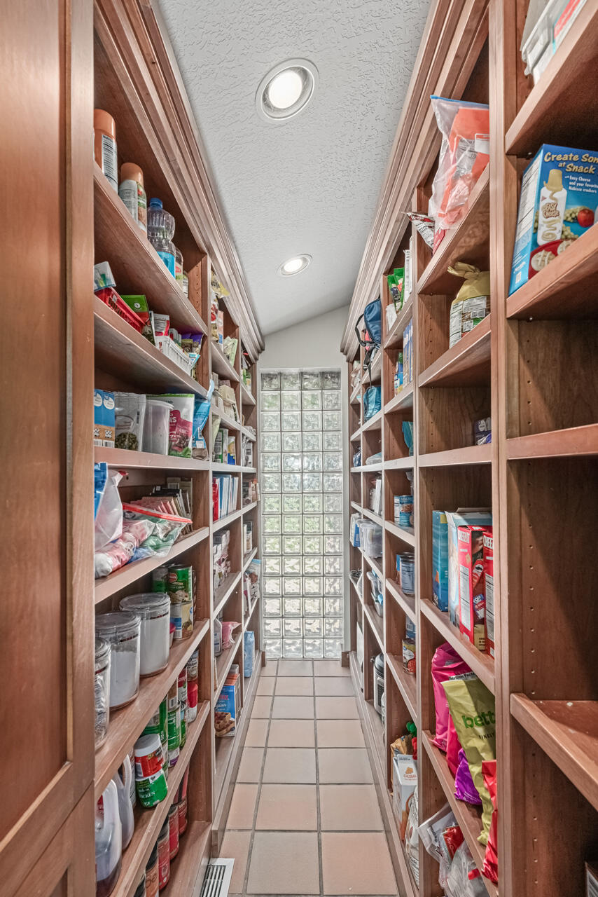 BLOOMINGTON COUNTRY CLUB - Residential