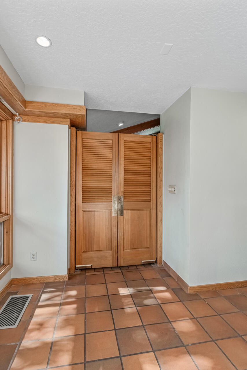 BLOOMINGTON COUNTRY CLUB - Residential