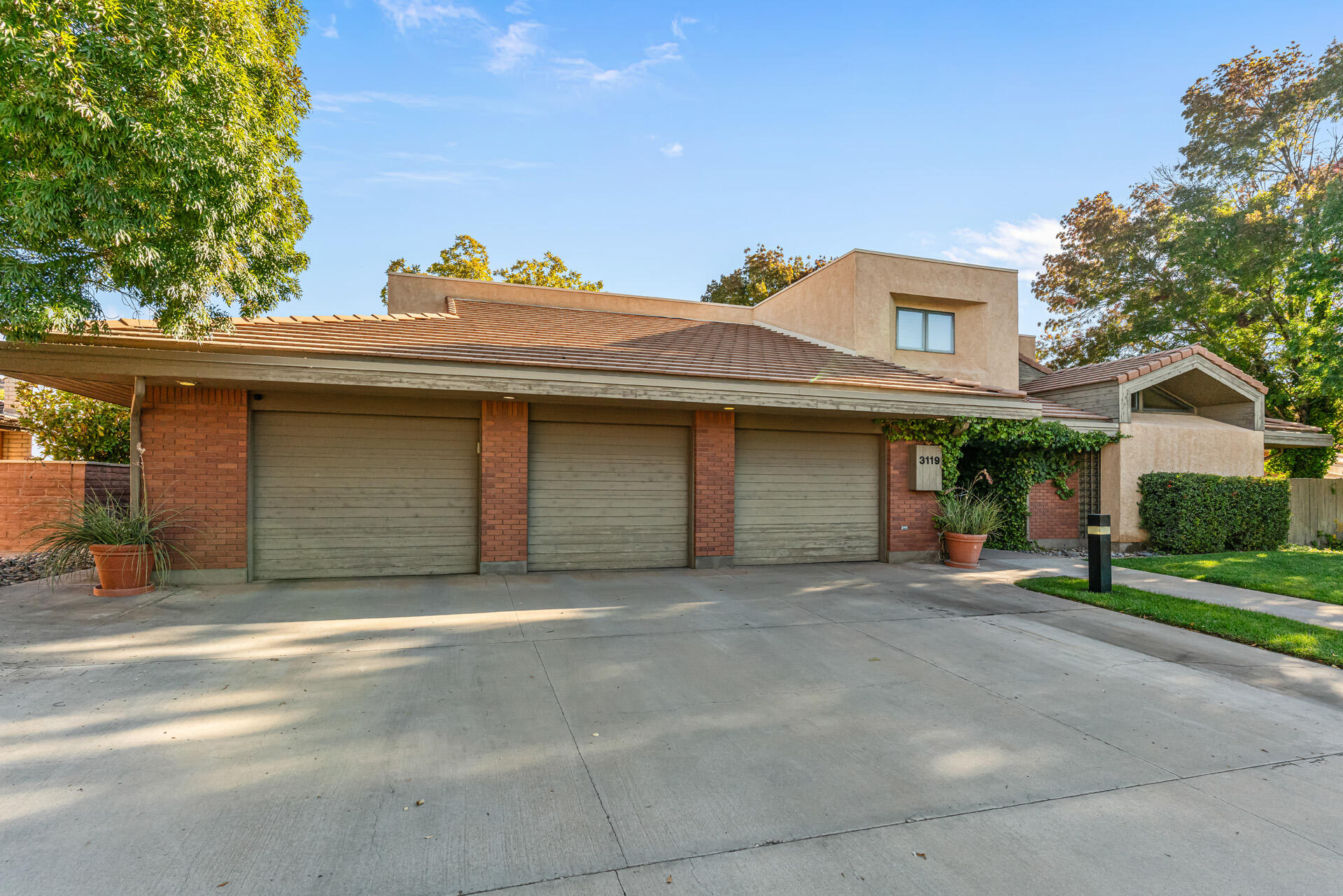 BLOOMINGTON COUNTRY CLUB - Residential