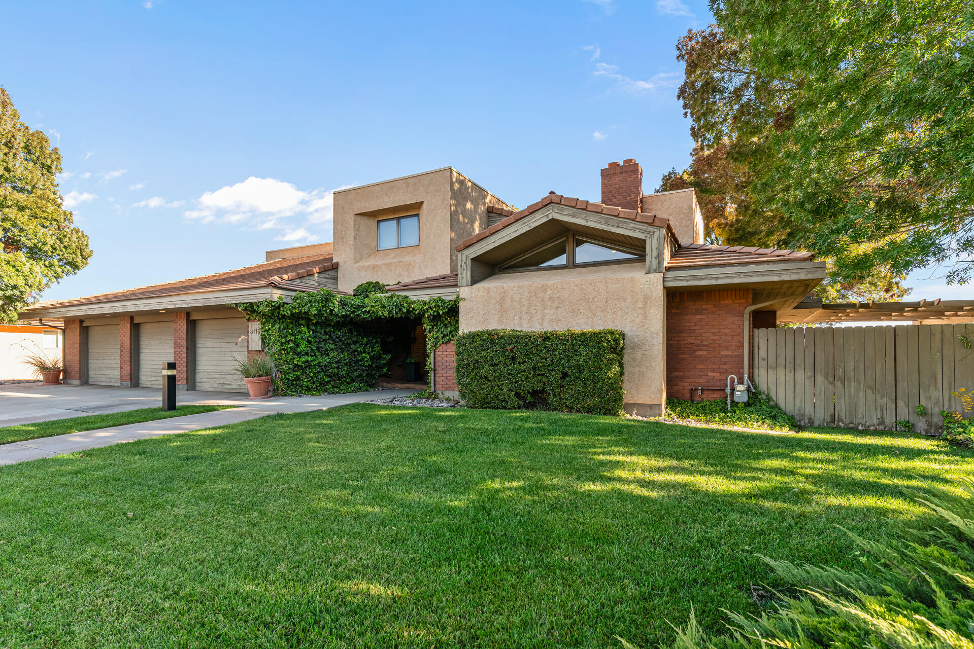 BLOOMINGTON COUNTRY CLUB - Residential