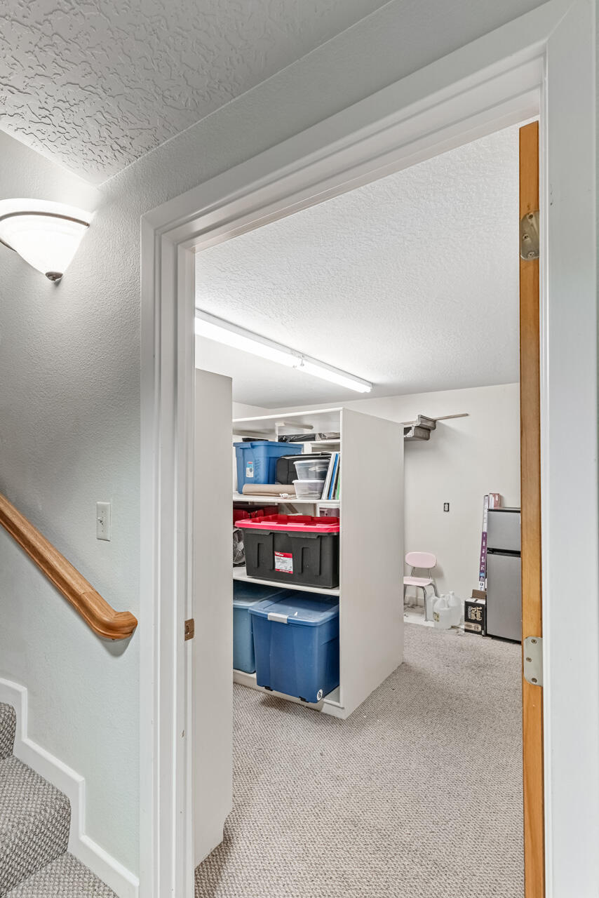 BLOOMINGTON COUNTRY CLUB - Residential