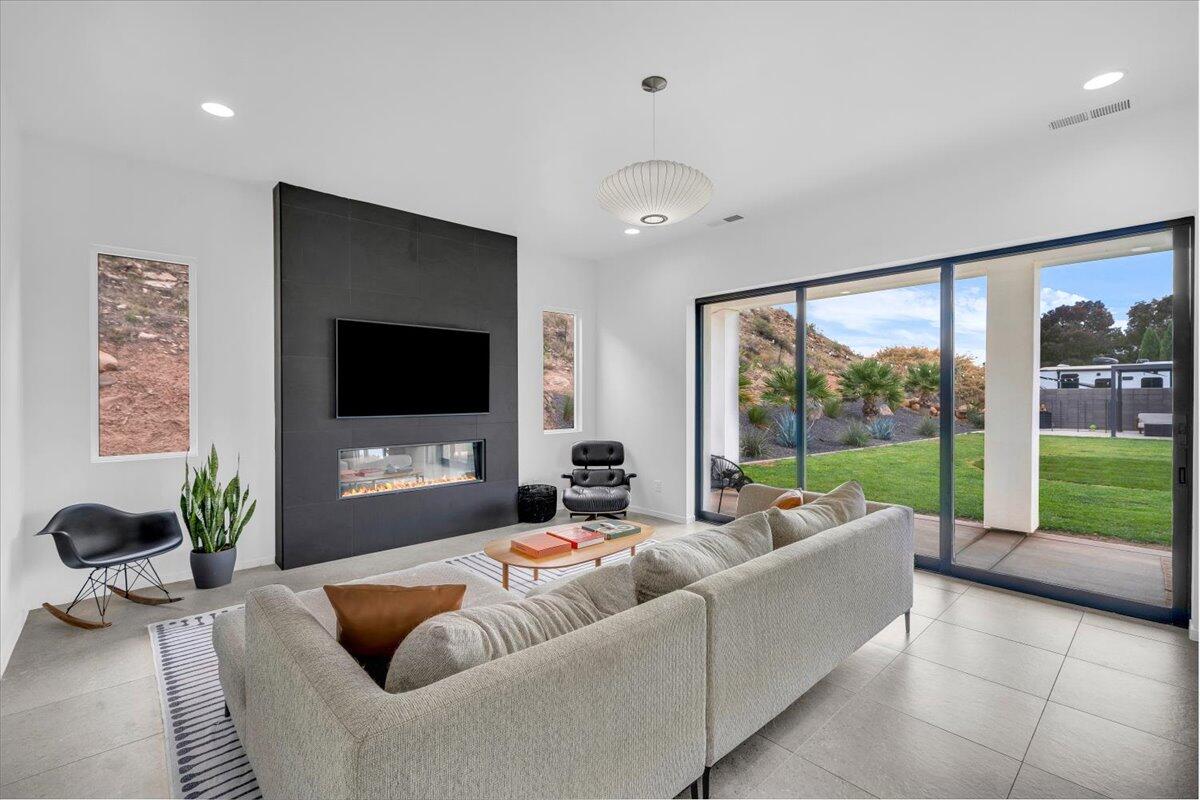 HERITAGE COVE - Residential