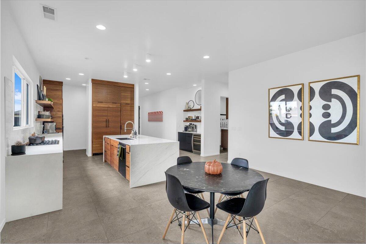 HERITAGE COVE - Residential