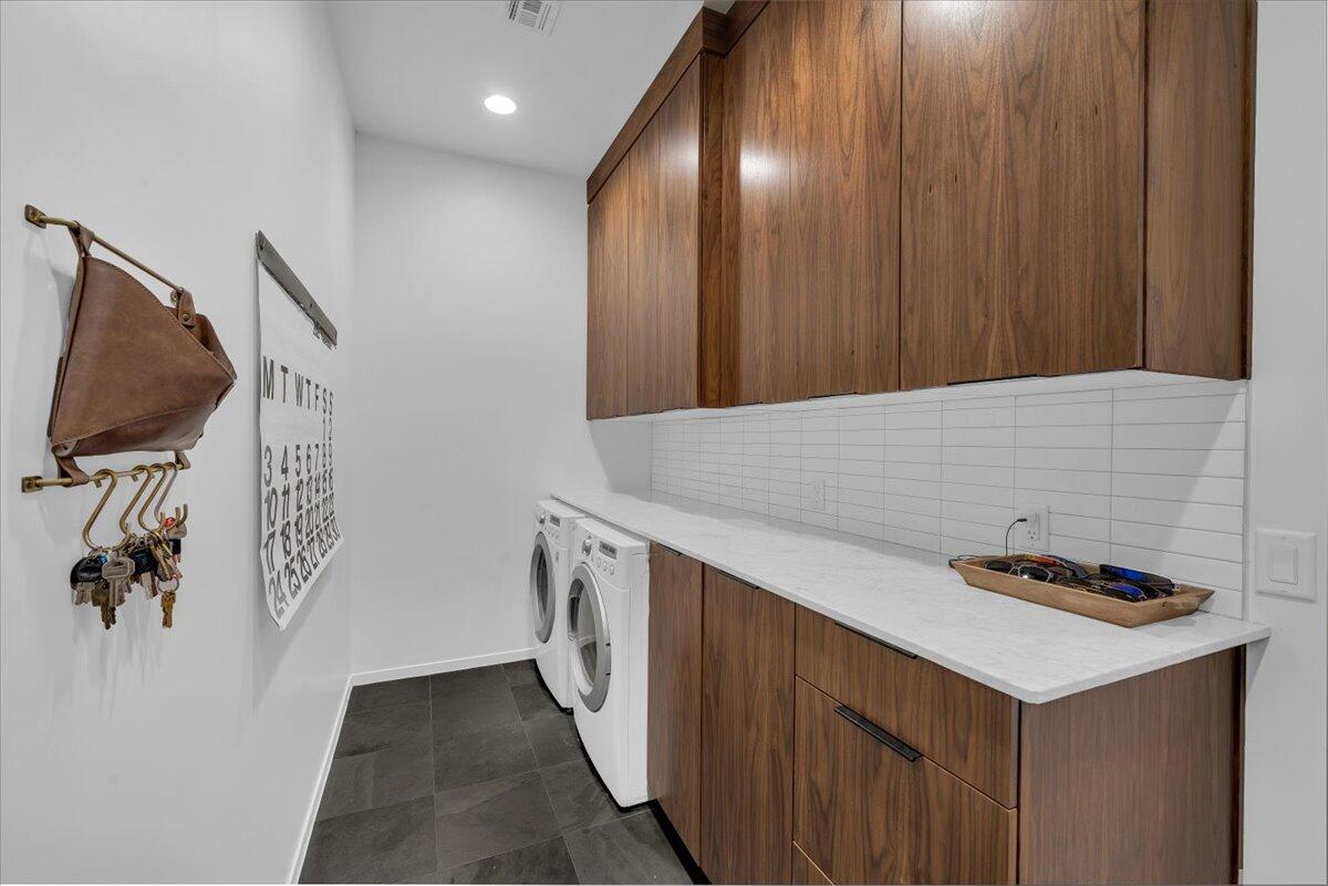 HERITAGE COVE - Residential