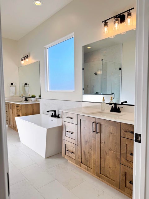 Tiny photo for 2999 Woodrow LN, Washington, UT 84780 (MLS # 26-276744)