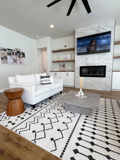 Tiny photo for 2999 Woodrow LN, Washington, UT 84780 (MLS # 26-276744)