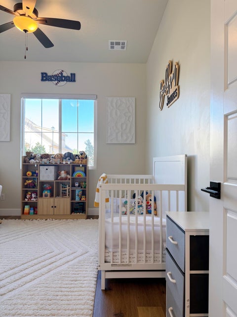 Tiny photo for 2999 Woodrow LN, Washington, UT 84780 (MLS # 26-276744)