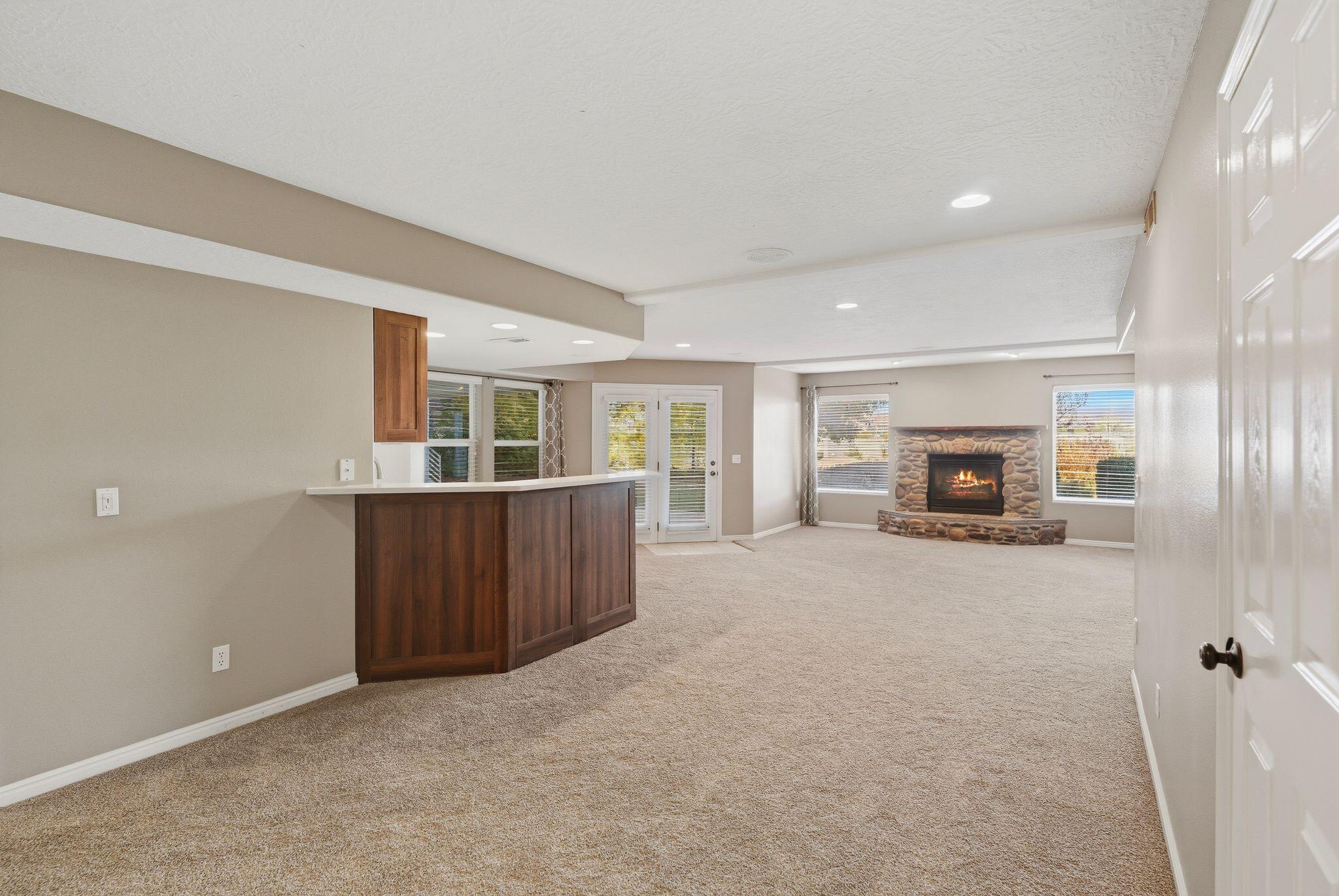 BOULDERS - Residential