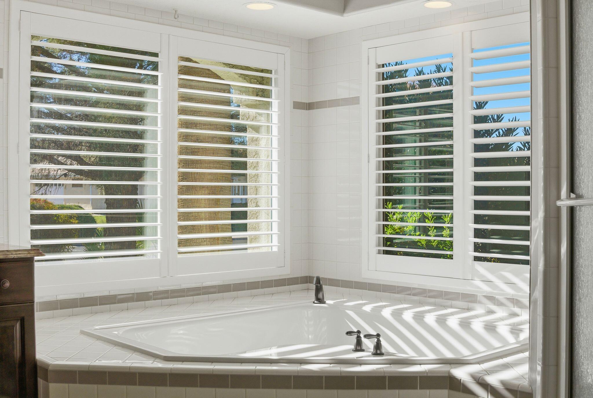 BOULDERS - Residential