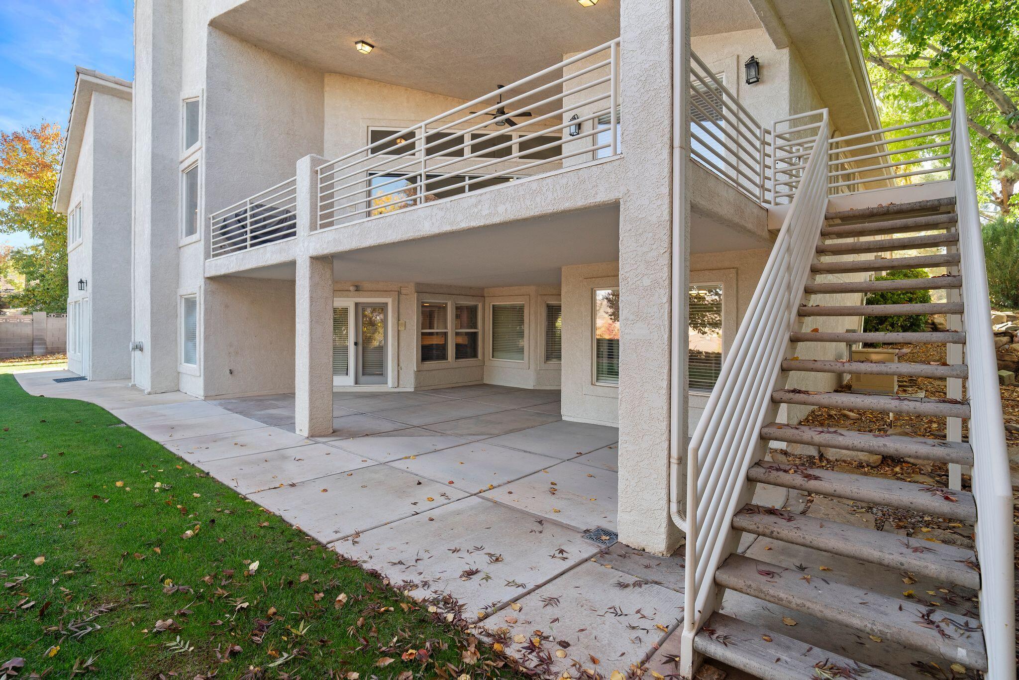 BOULDERS - Residential