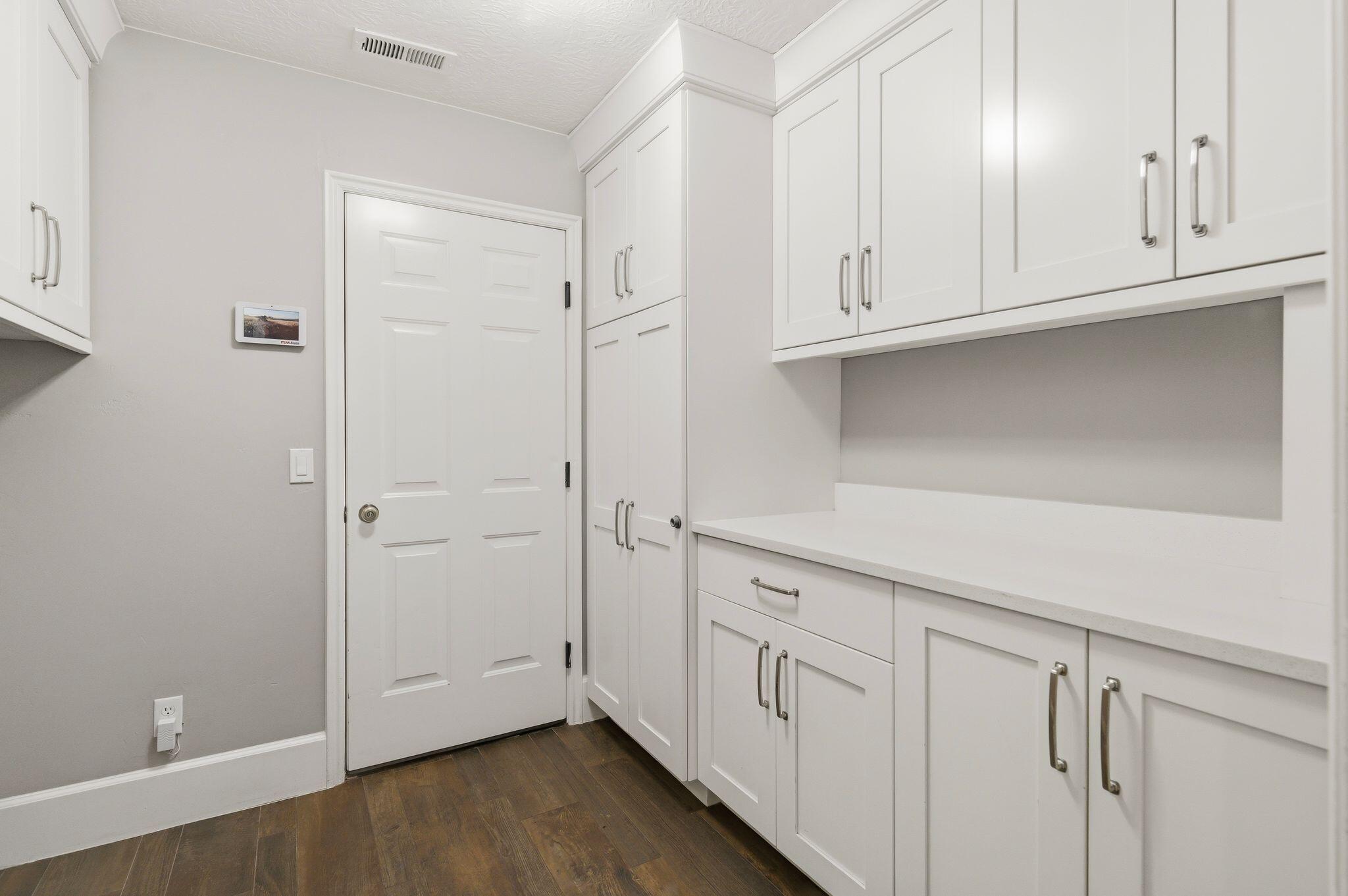 BOULDERS - Residential