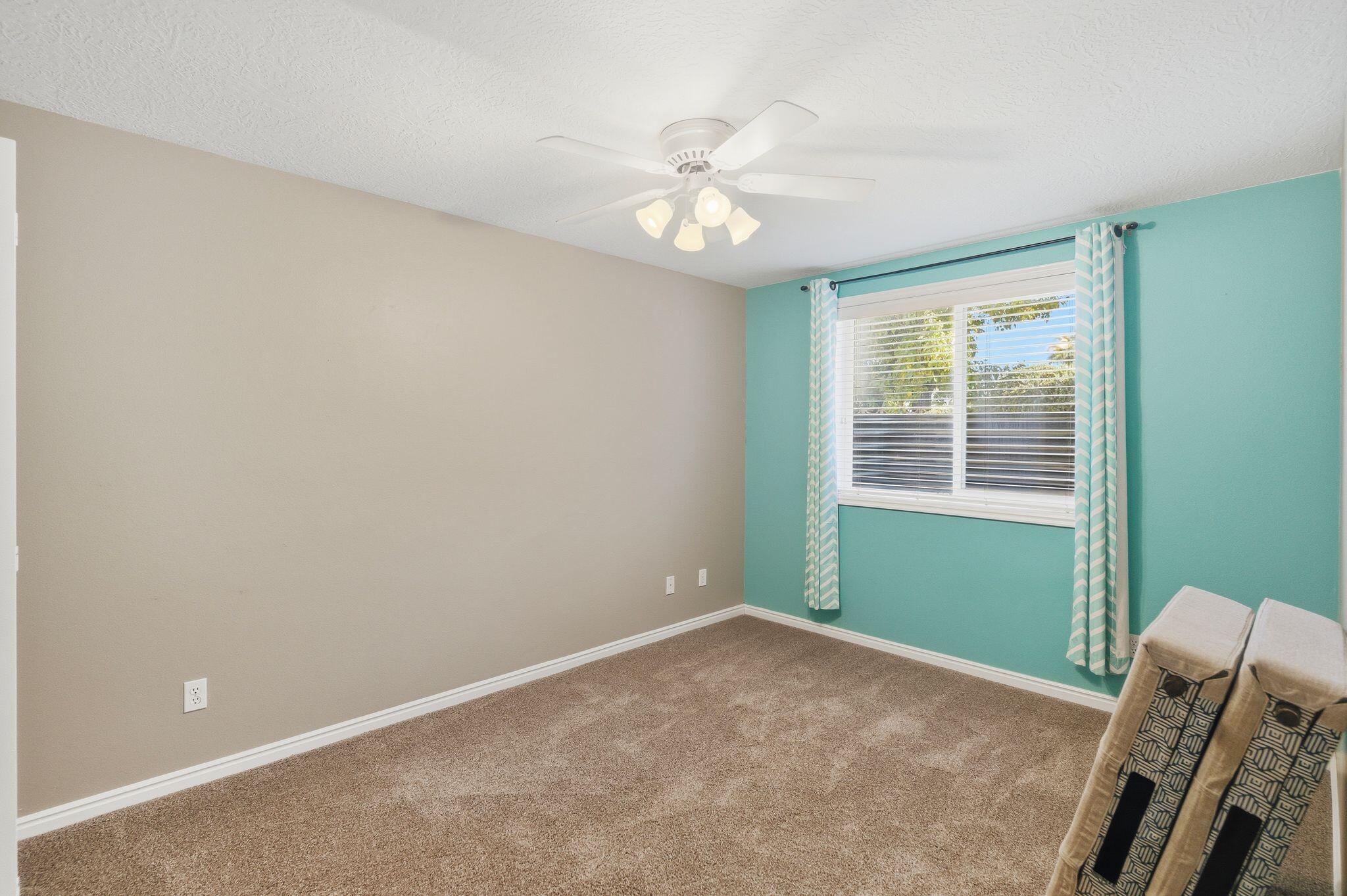 BOULDERS - Residential