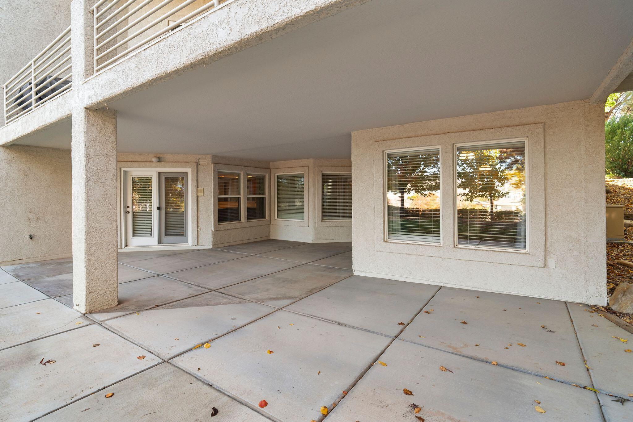 BOULDERS - Residential