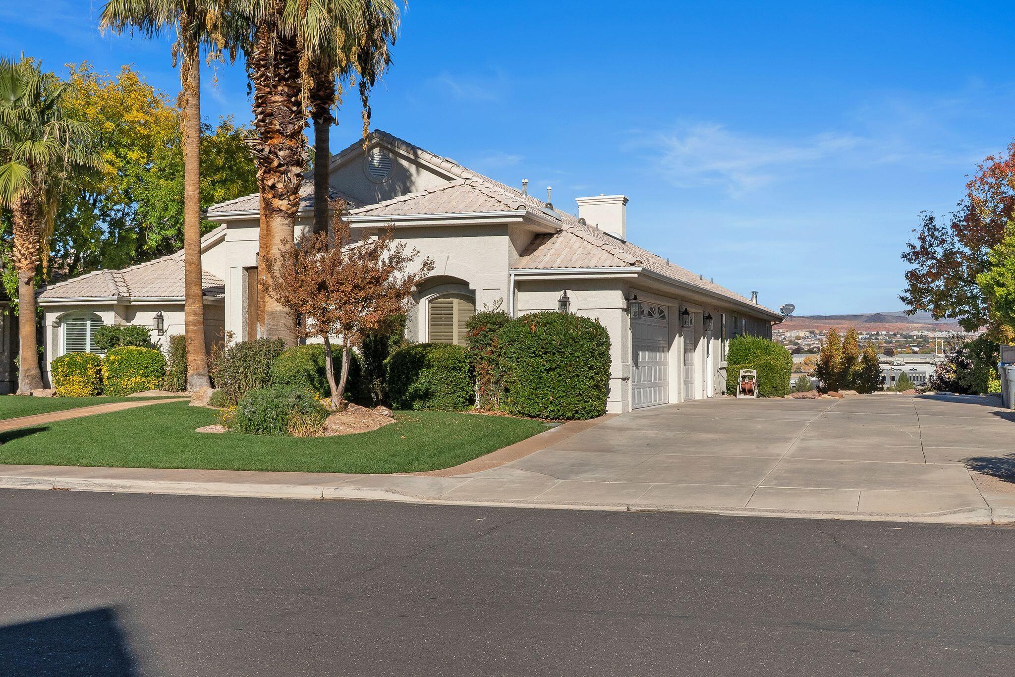 BOULDERS - Residential