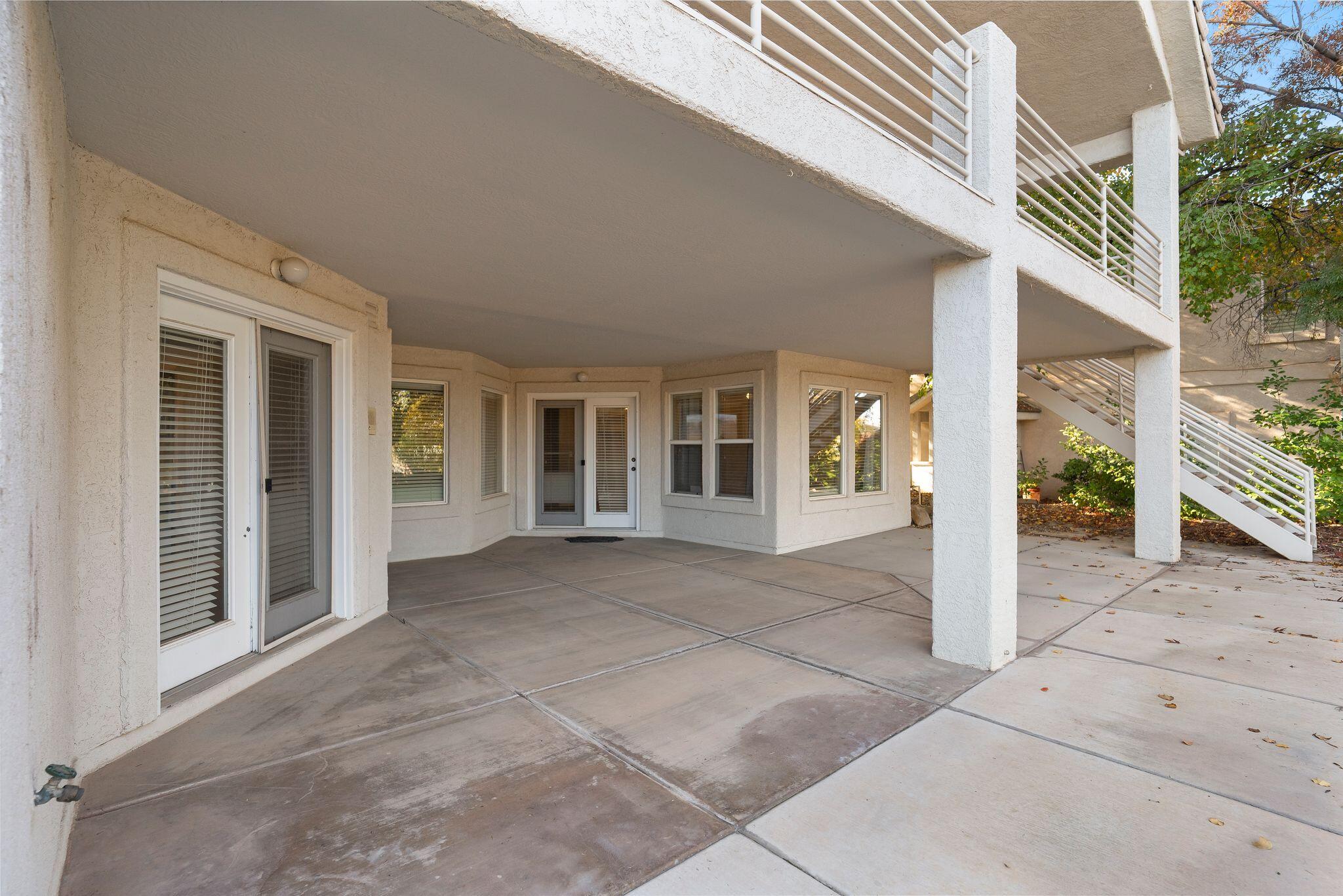 BOULDERS - Residential