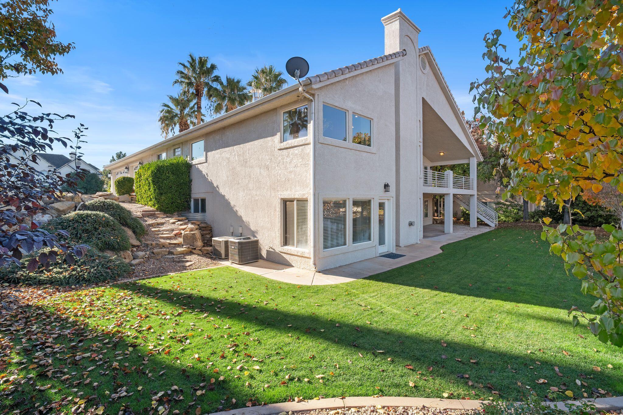 BOULDERS - Residential