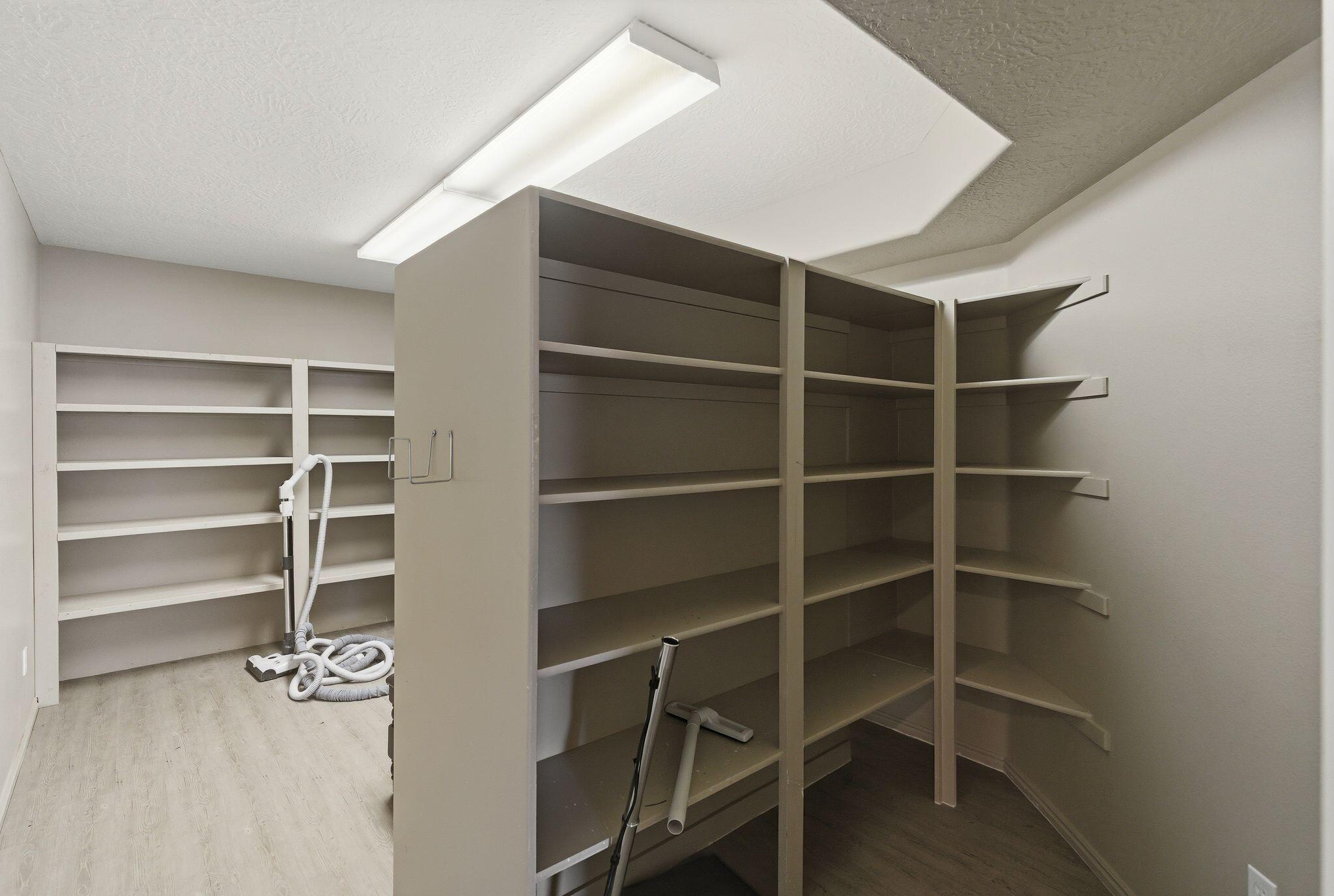 BOULDERS - Residential