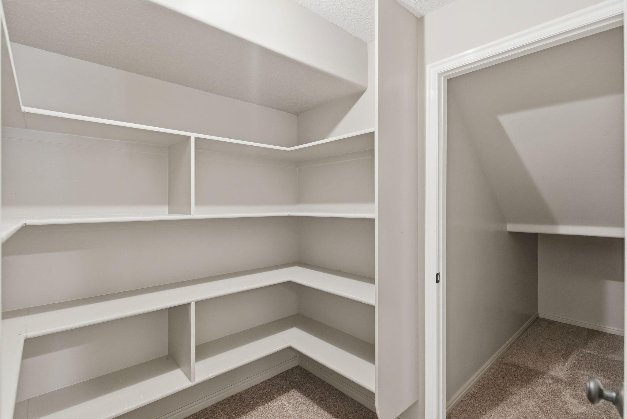 BOULDERS - Residential