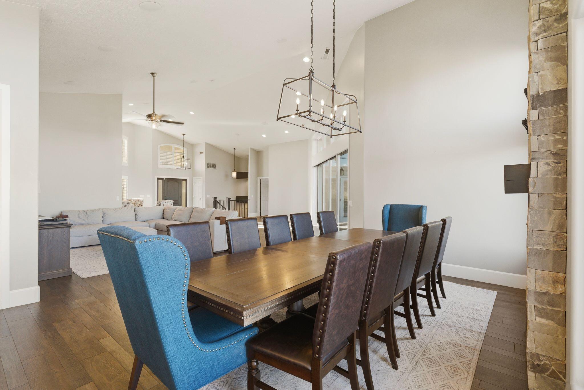 BOULDERS - Residential