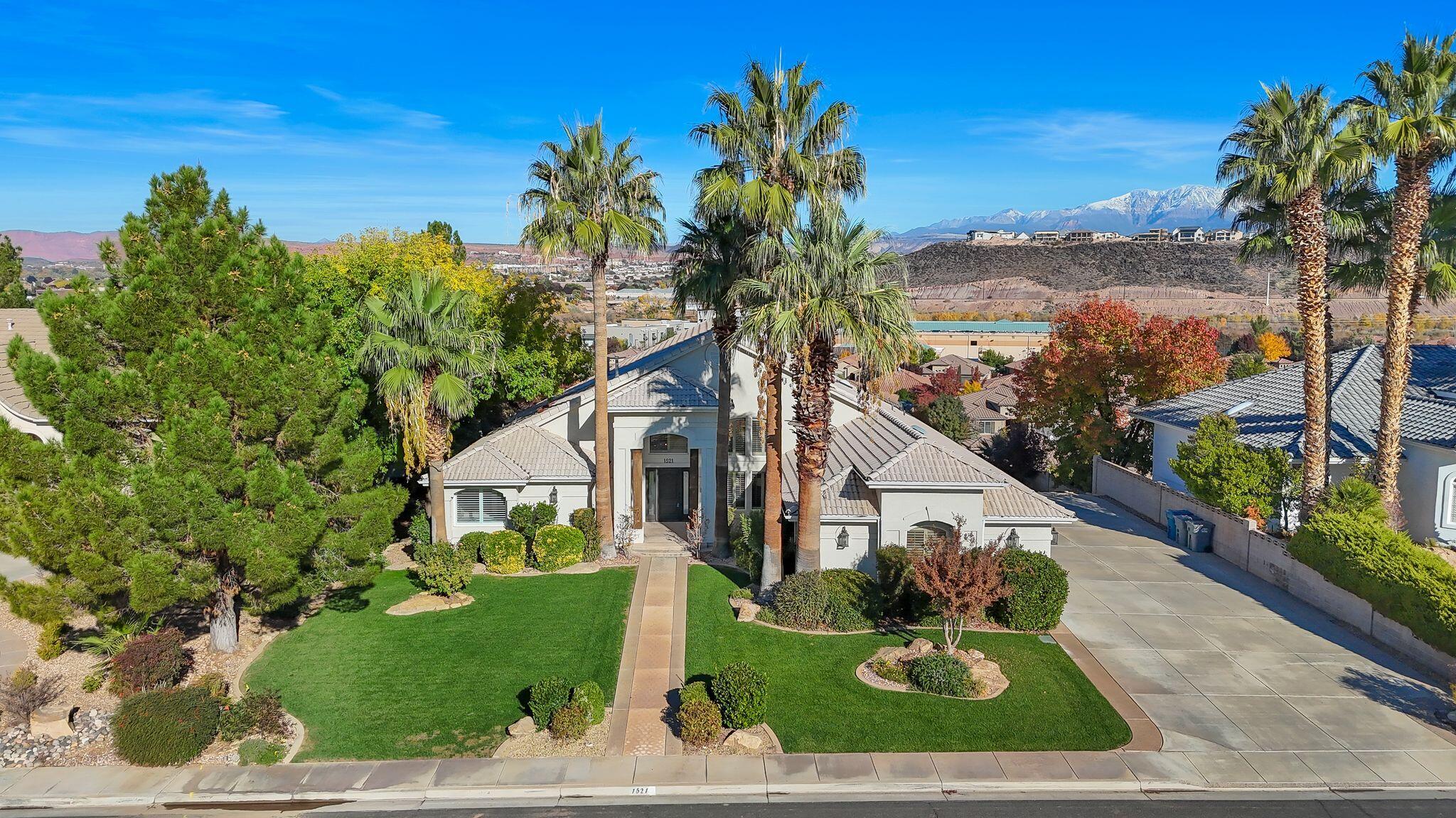 BOULDERS - Residential