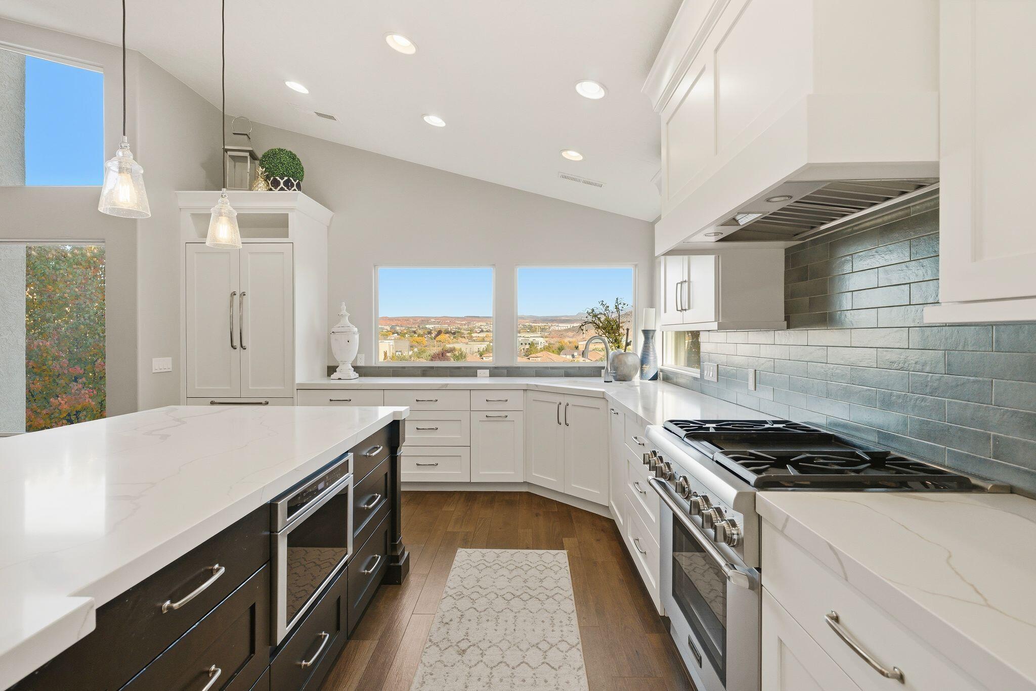 BOULDERS - Residential