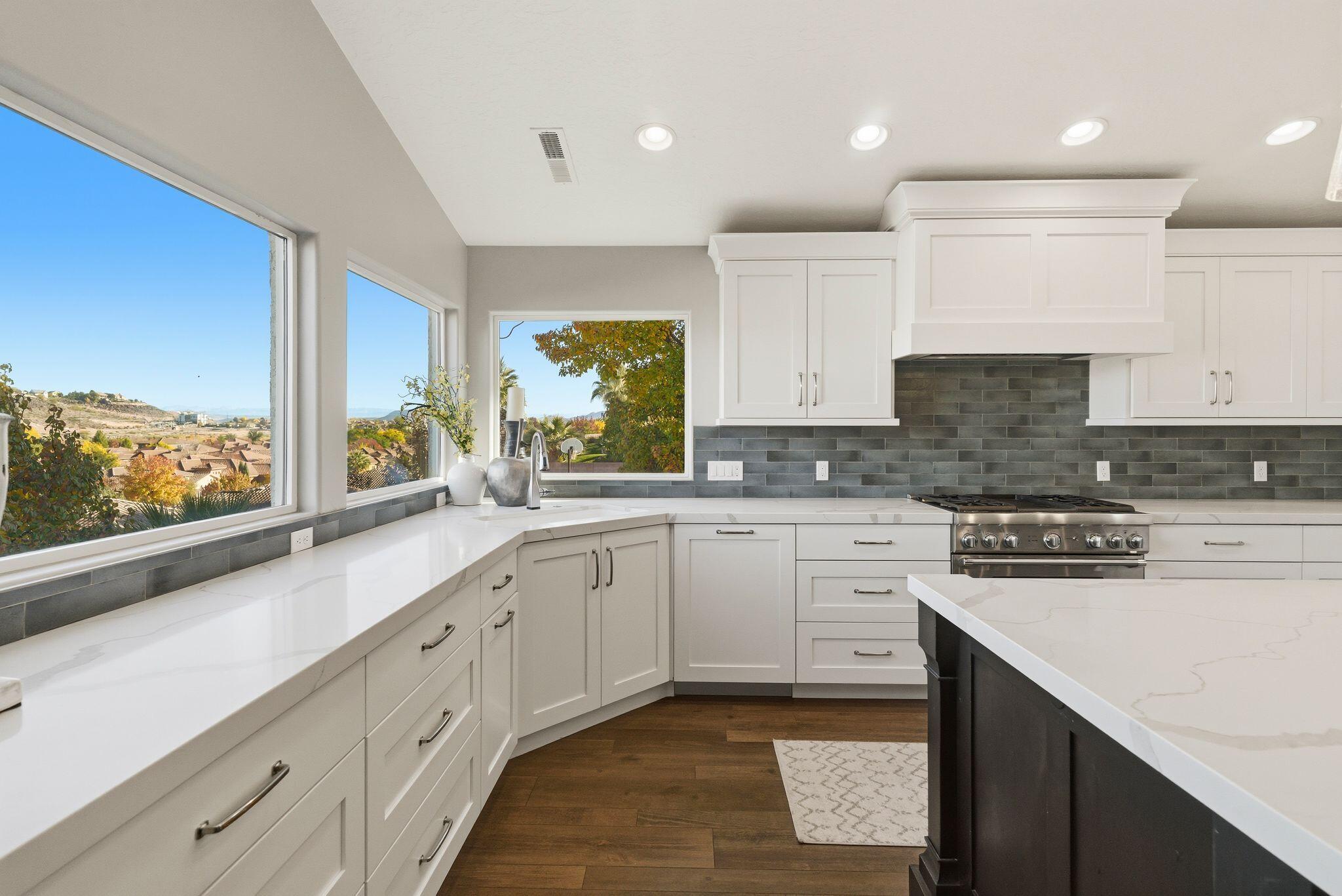 BOULDERS - Residential