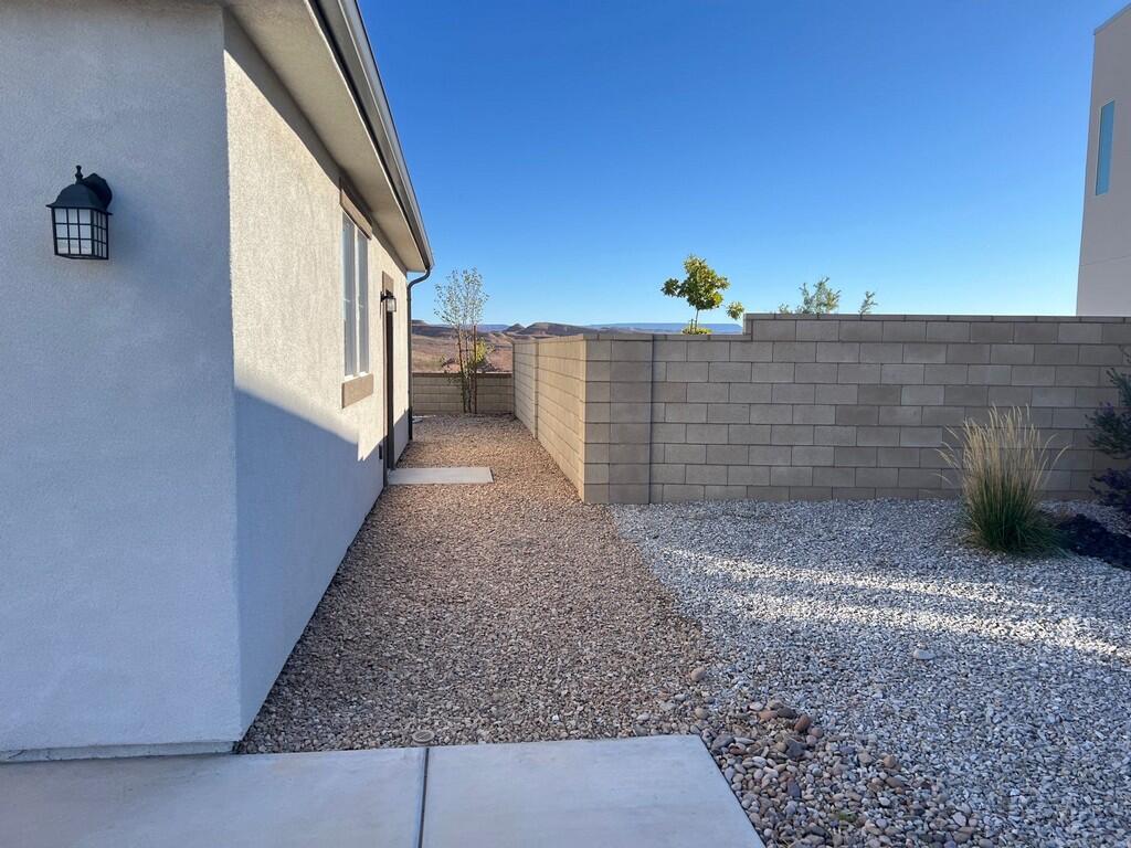 DESERT COLOR COMM - Residential