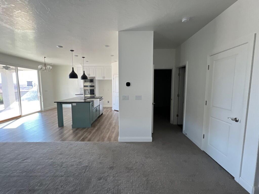 DESERT COLOR COMM - Residential