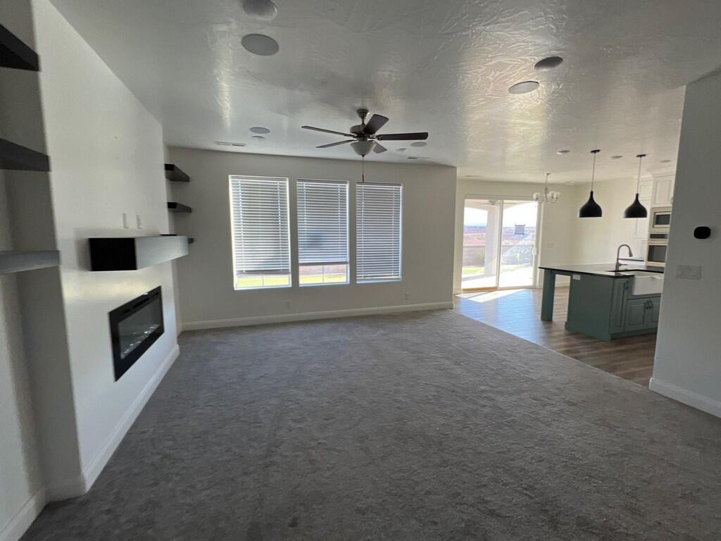 DESERT COLOR COMM - Residential